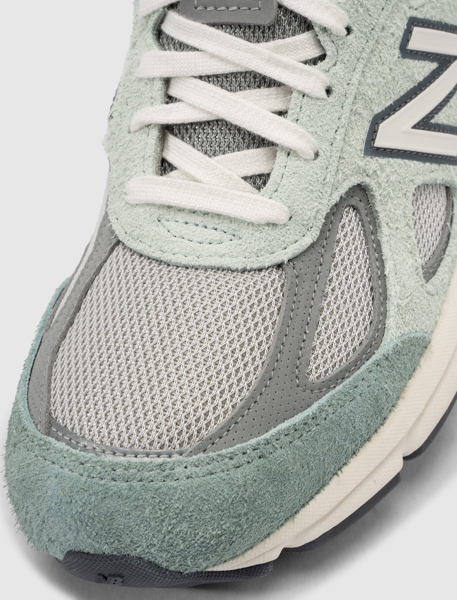 New Balance WILLFUL BIAS FOR THE WHITAKER GROUP MADE IN USA 990V4