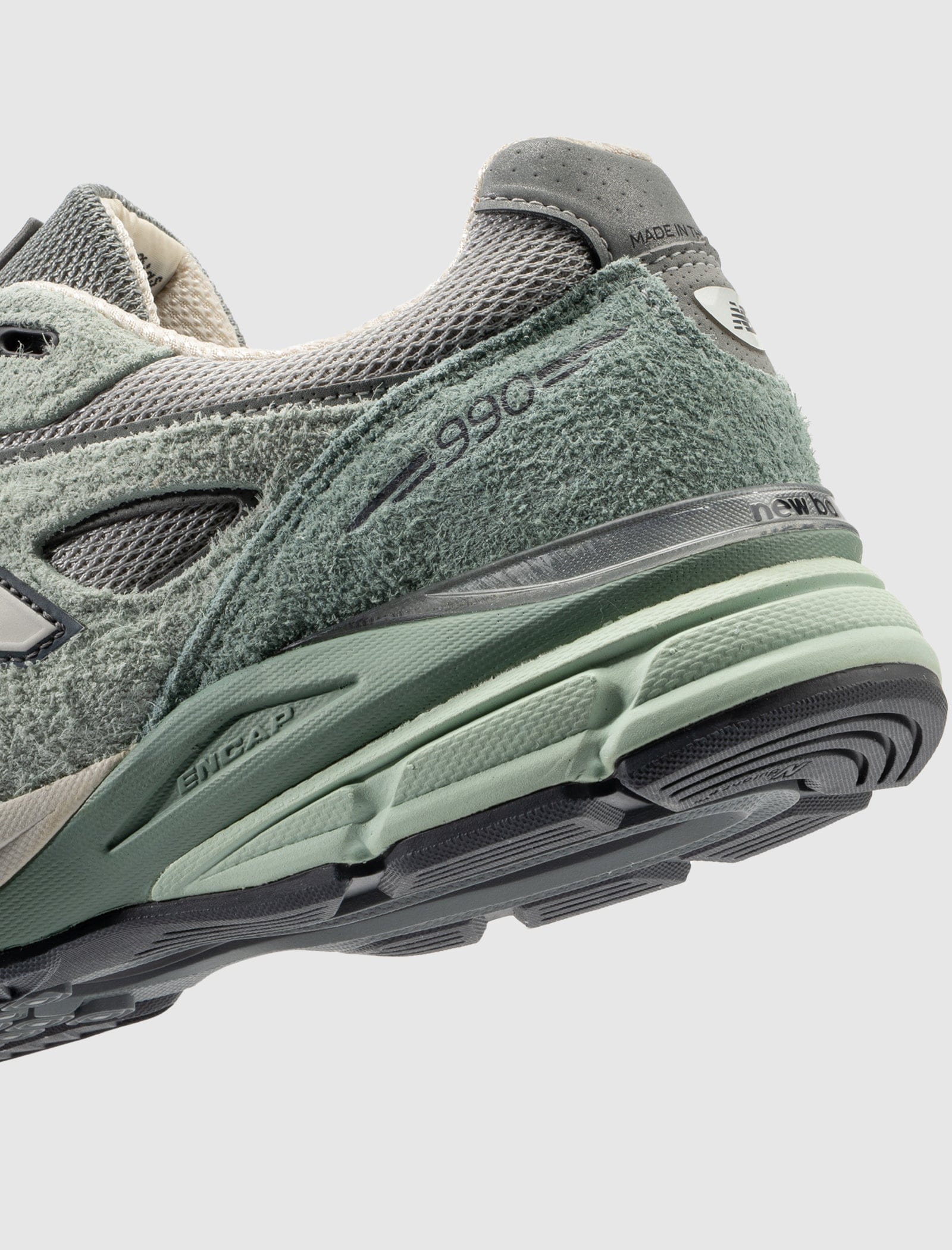 New Balance WILLFUL BIAS FOR THE WHITAKER GROUP MADE IN USA 990V4