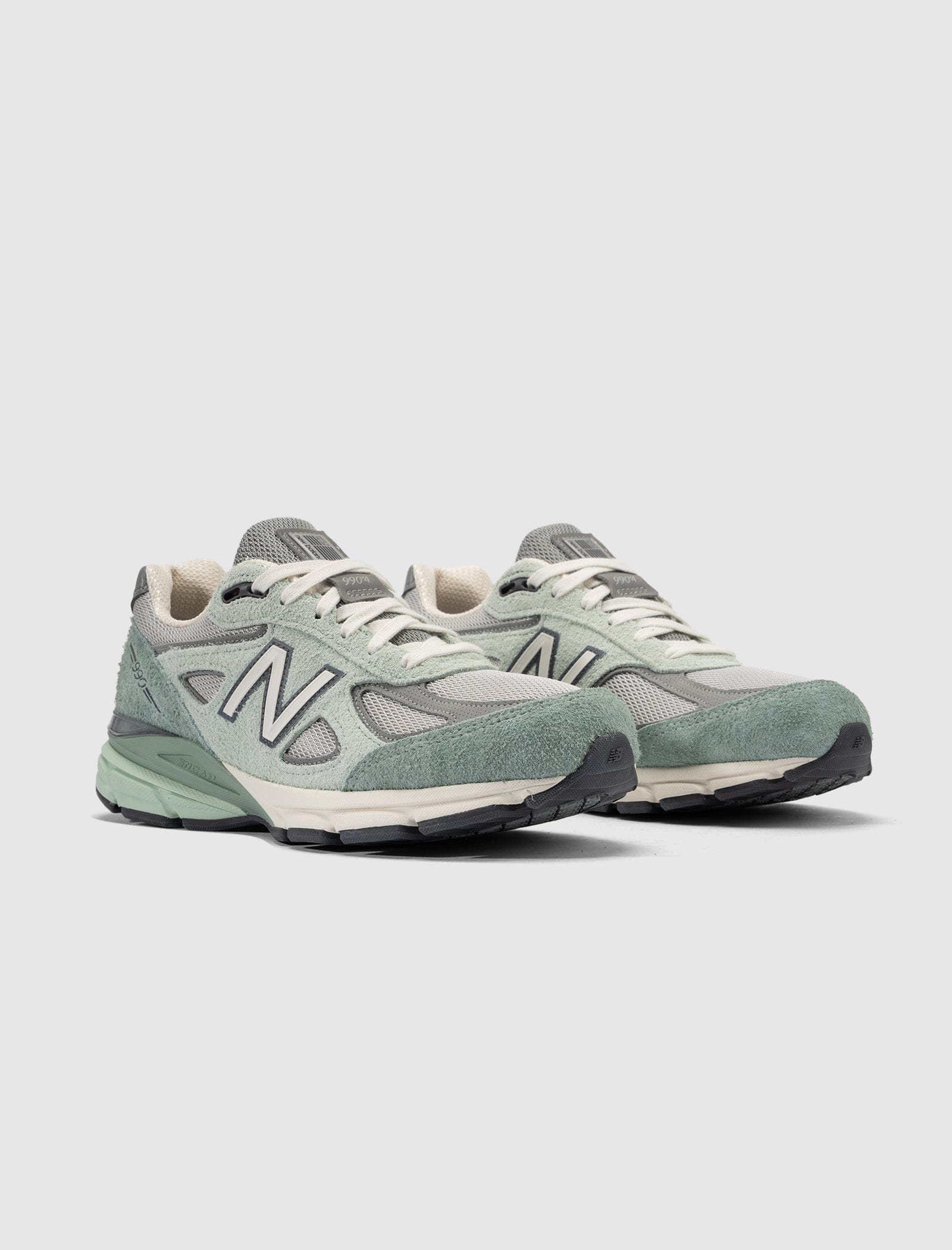 New Balance WILLFUL BIAS FOR THE WHITAKER GROUP MADE IN USA 990V4