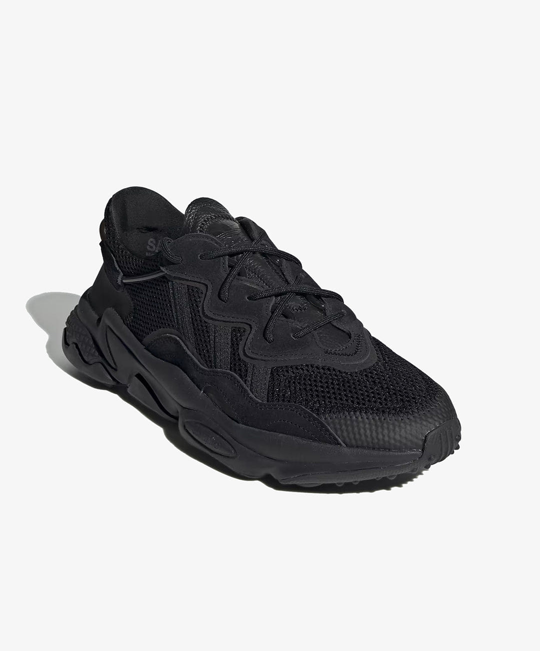 ADIDAS ORIGINALS | OZWEEGO { CORE BLACK