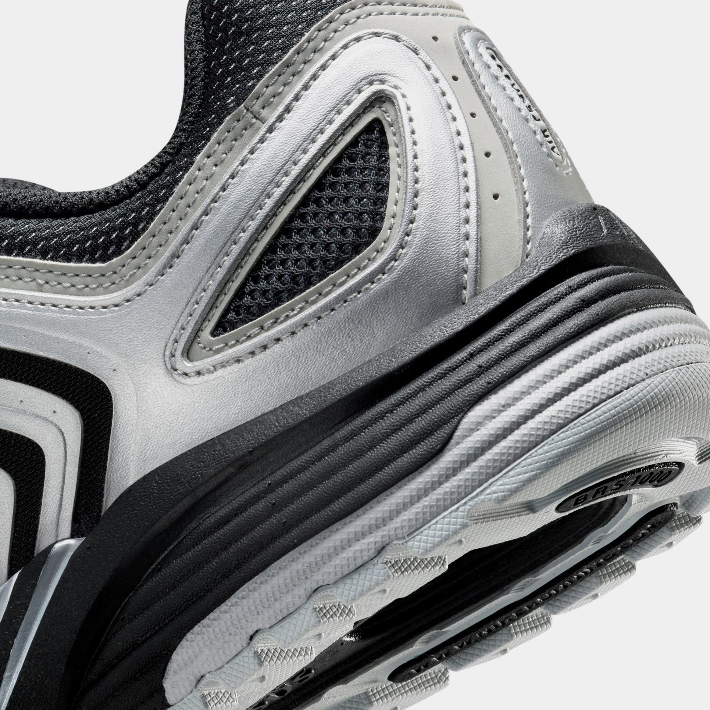 Nike Air Pegasus 2K5 Metallic Silver Mens Running Shoes (Metallic Silver/Metallic Platinum/Flat Silver/Black)