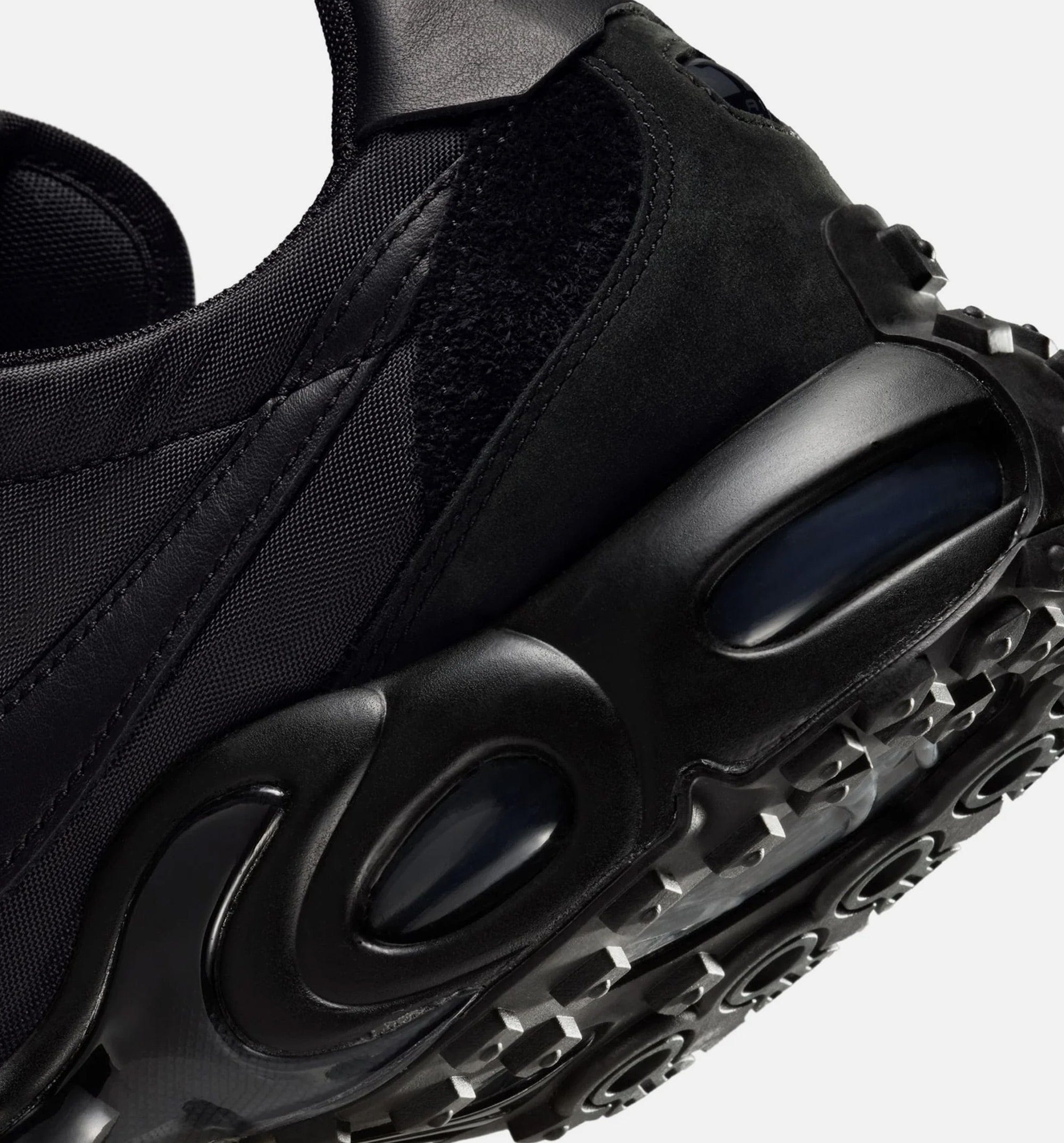 Nike Air Max Waffle Black and Anthracite Mens Lifestyle Shoe - Black