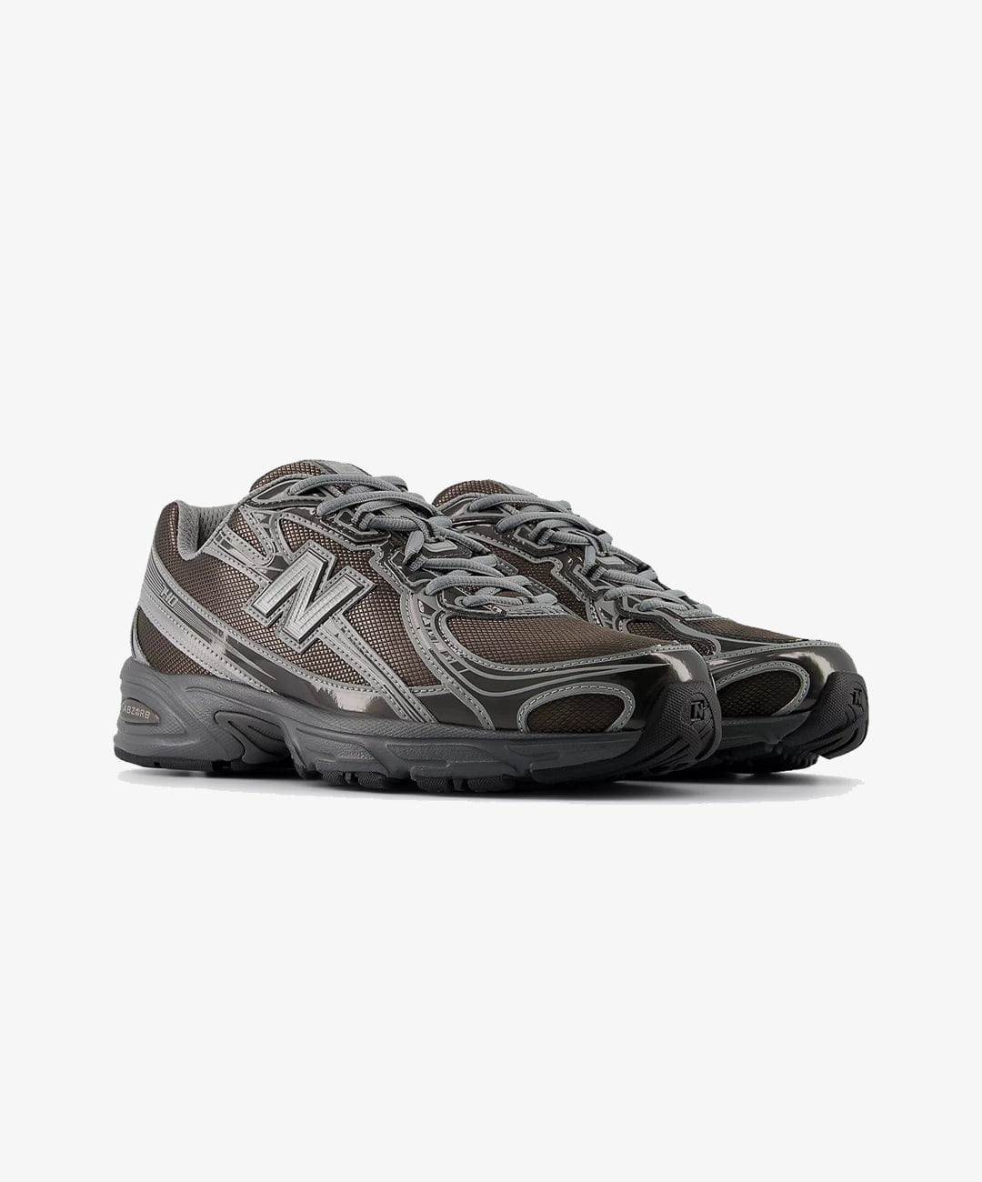 New Balance | 740 { BLACK METALLIC/CASTLEROCK PFP