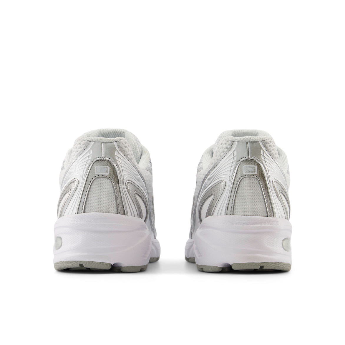New Balance 740 - WHITE / SILVER METALLIC