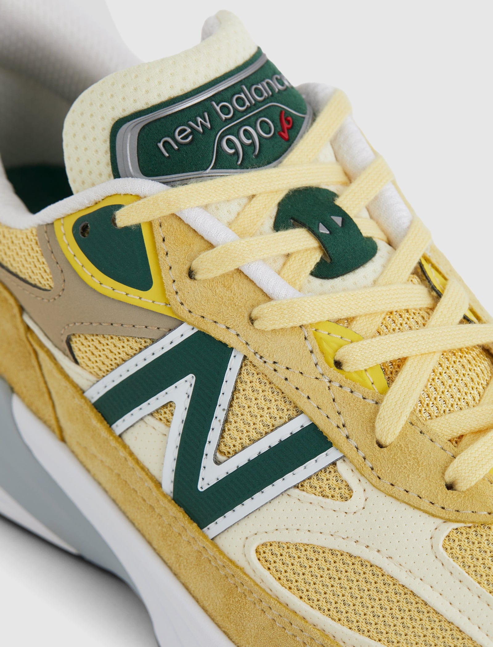 New Balance 990V6 PALE YELLOW