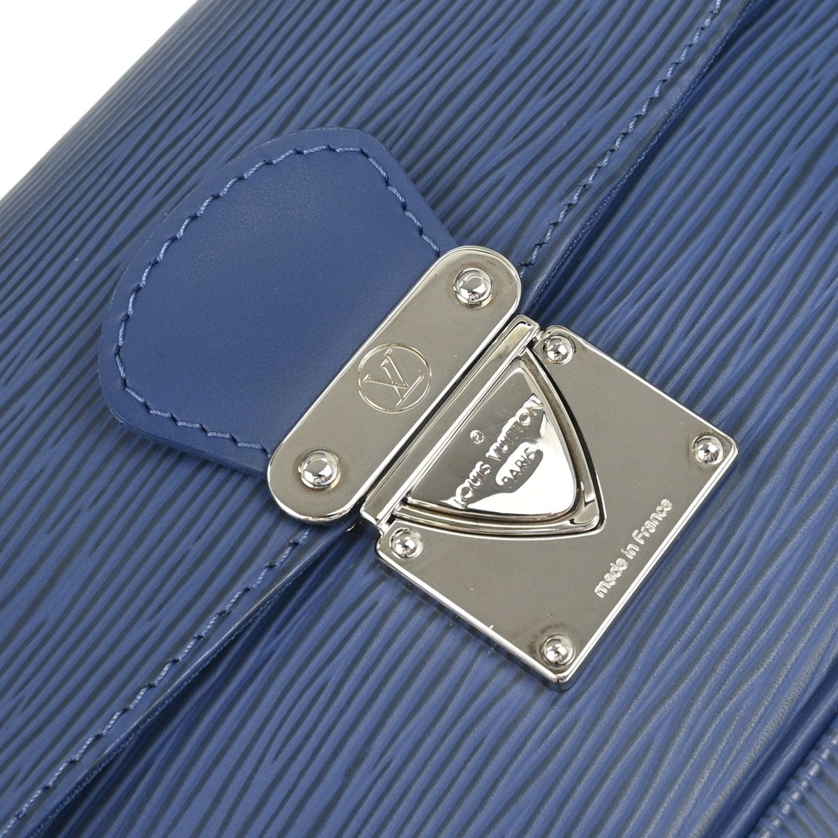 Louis Vuitton 2005 Blue Epi Pochette Segur Handbag M5888G