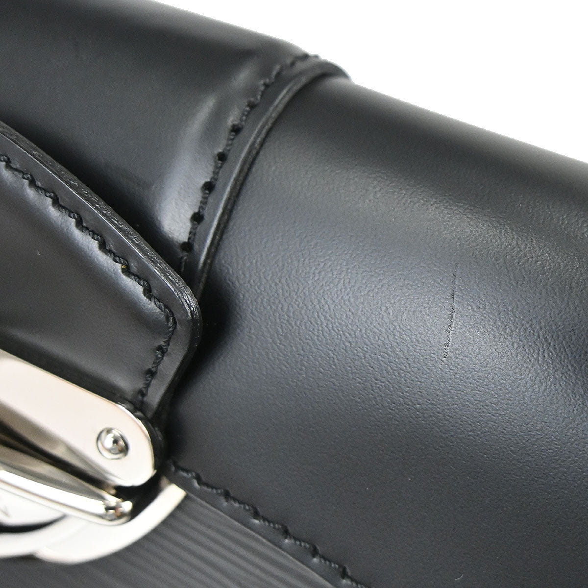 Louis Vuitton Black Epi Pochette Montaigne Handbag M59292