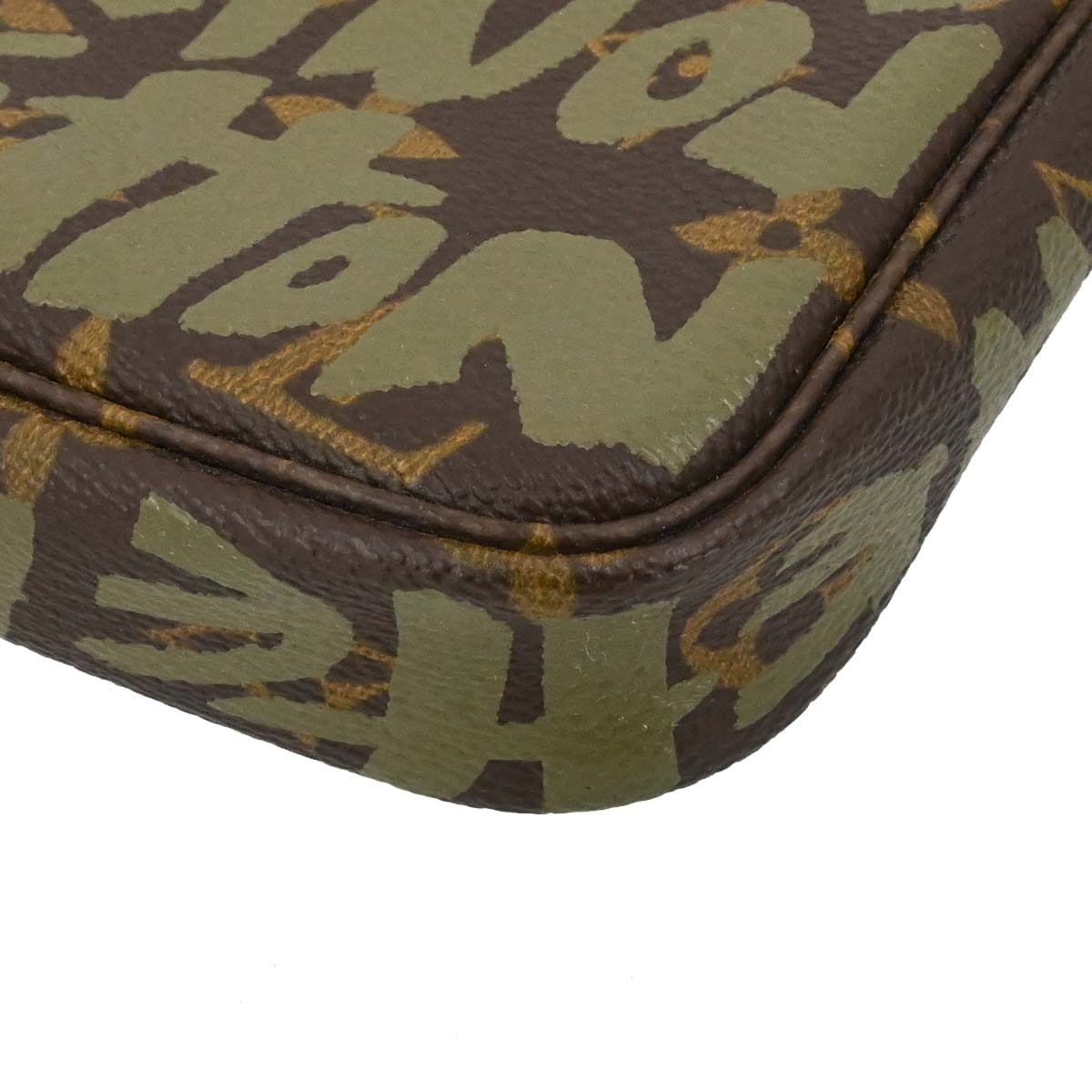 Louis Vuitton Khaki Graffiti Pochette Accessoires Handbag M92191