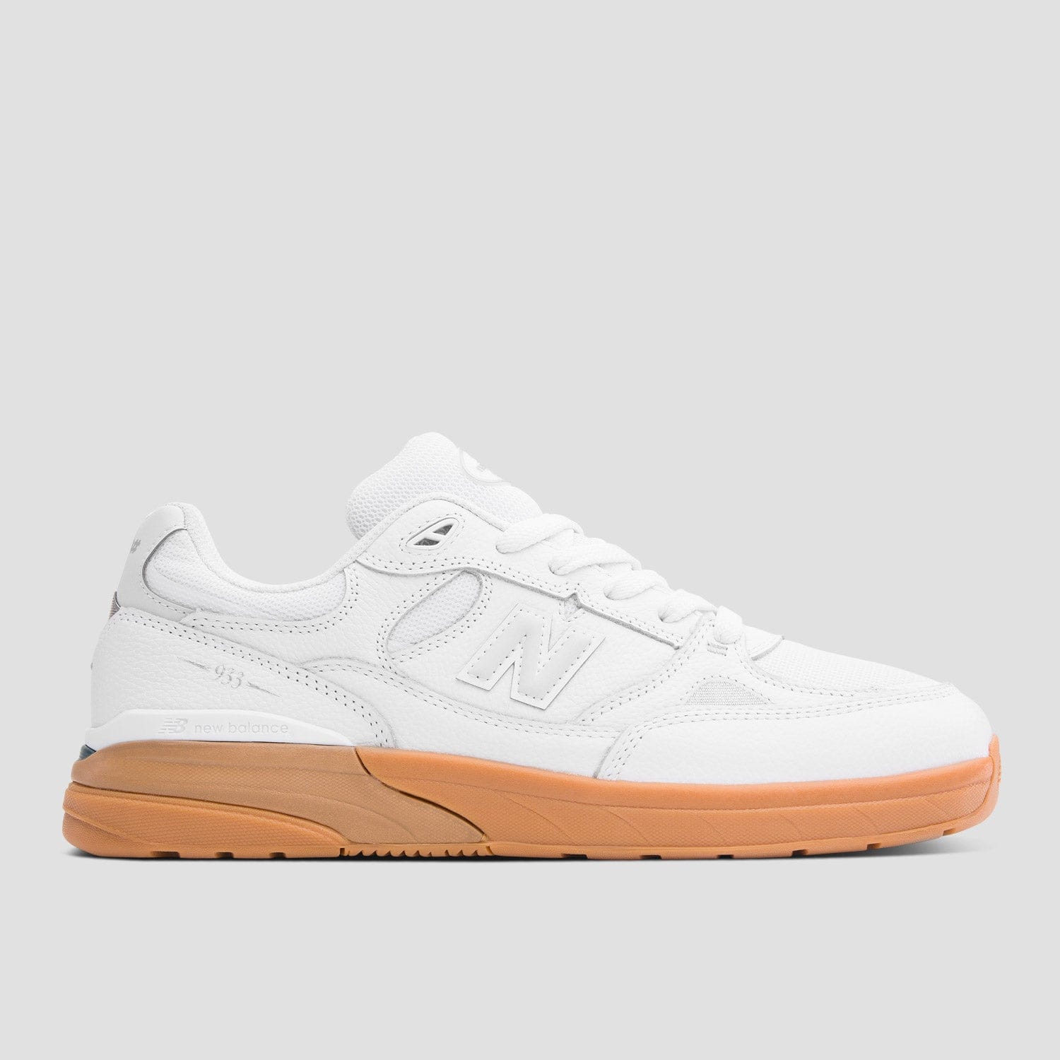 New Balance 933 Skate Shoes White / Gum