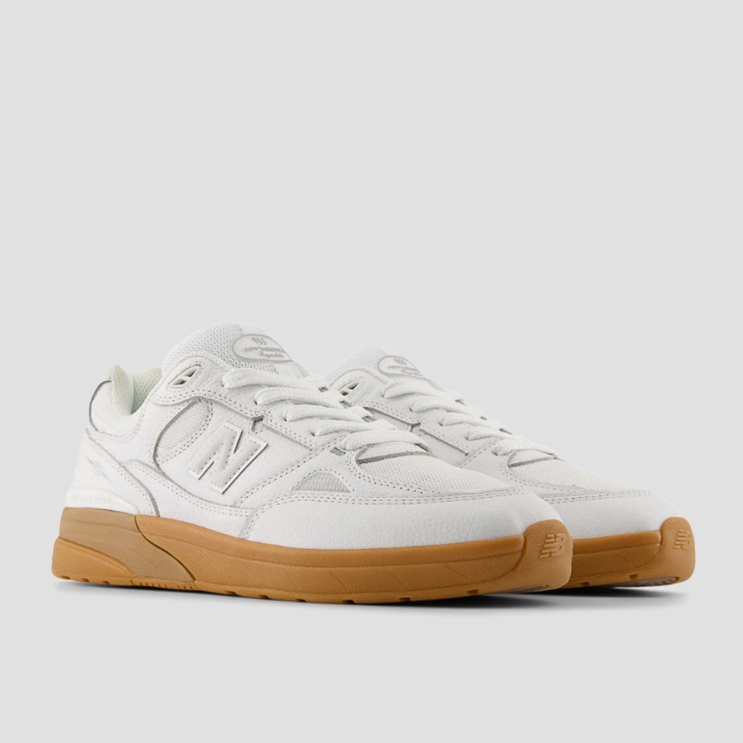 New Balance 933 Skate Shoes White / Gum