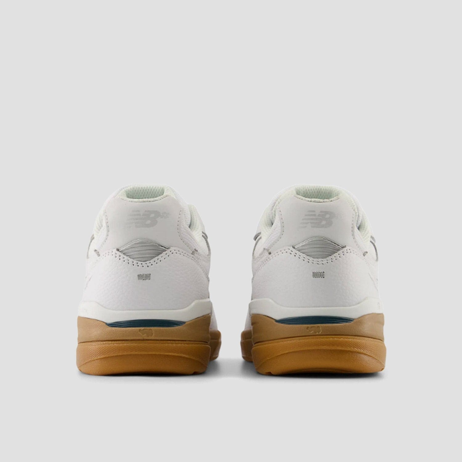 New Balance 933 Skate Shoes White / Gum