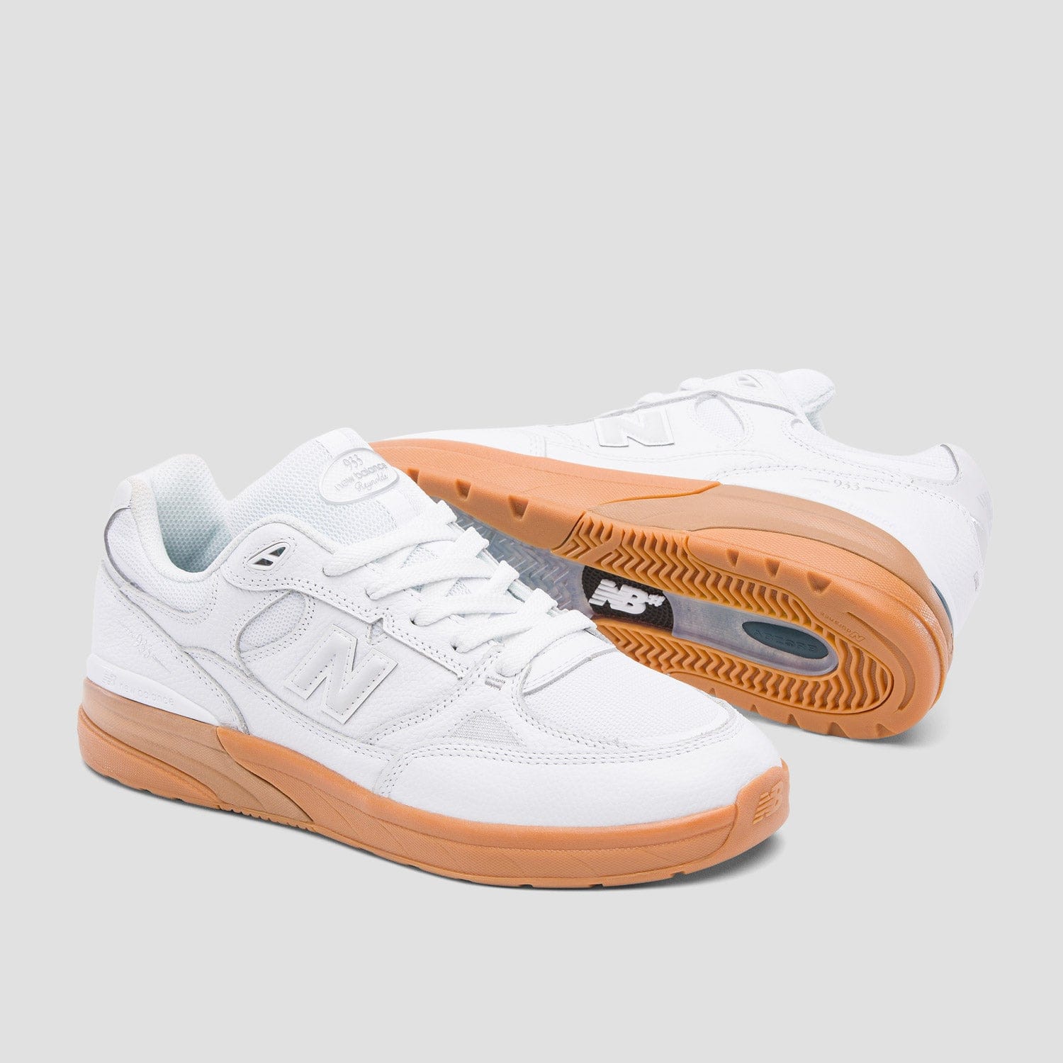 New Balance 933 Skate Shoes White / Gum