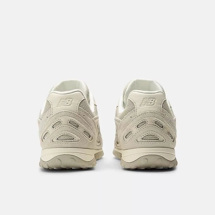 New Balance Women's 204 l Shoe – Sea Salt / Linen