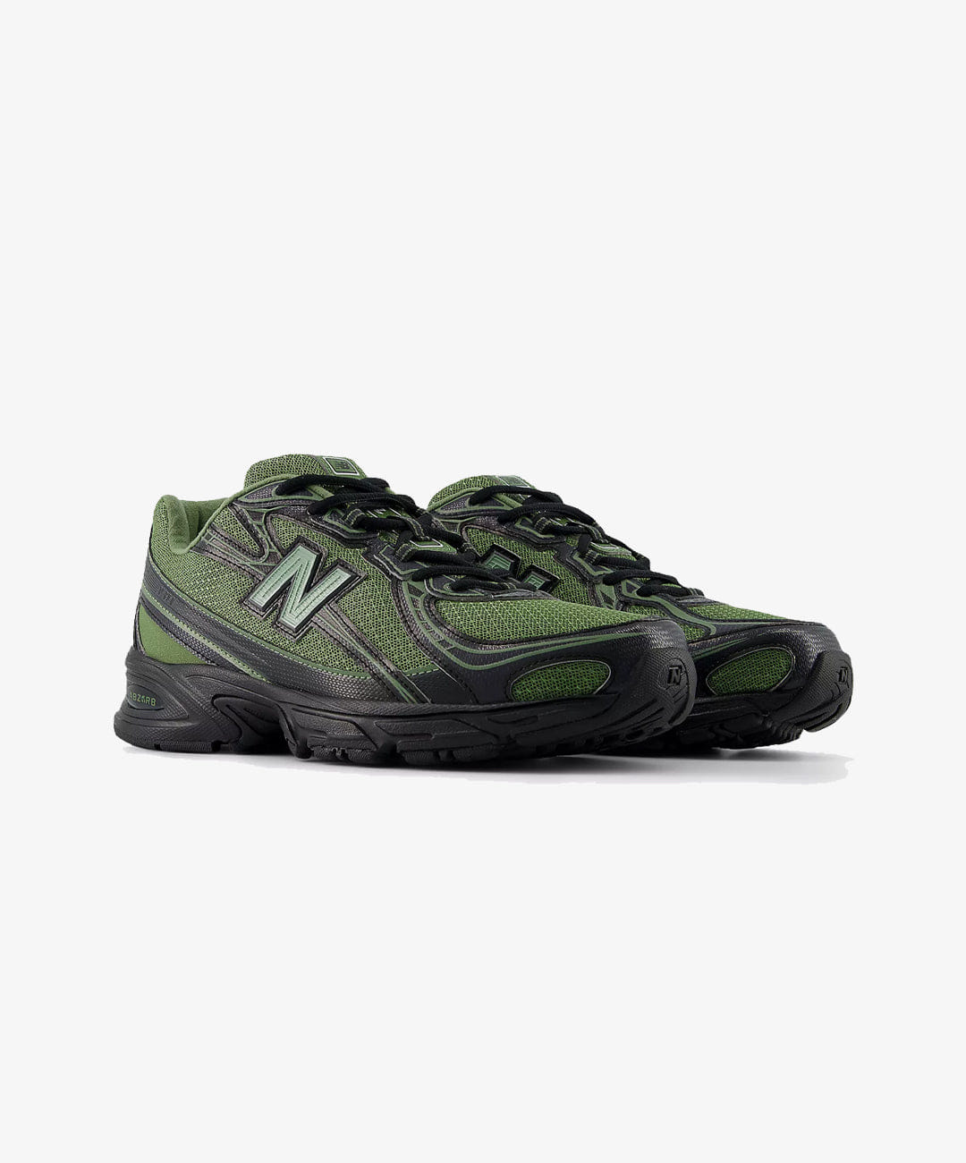 New Balance | 740 { UTILITY GREEN/BLACK