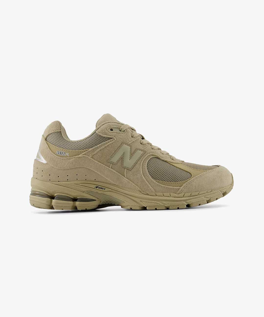 New Balance | 2002R { STONEWARE WITH SILVER METALLIC