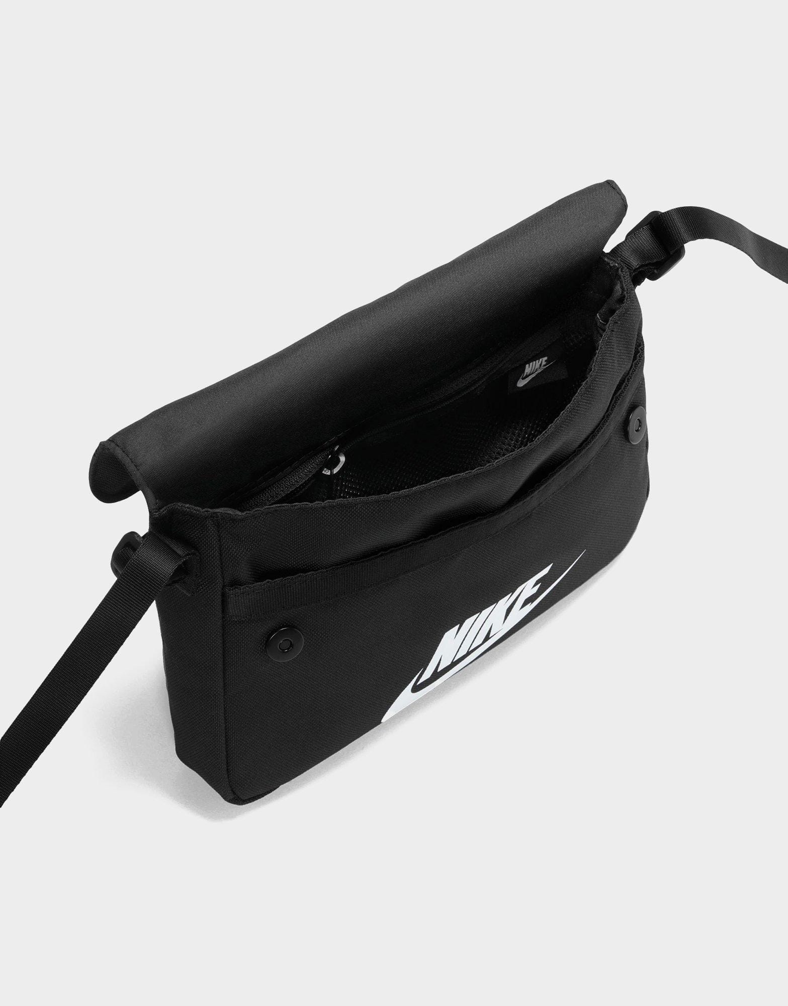 Nike Futura 365 Crossbody Bag