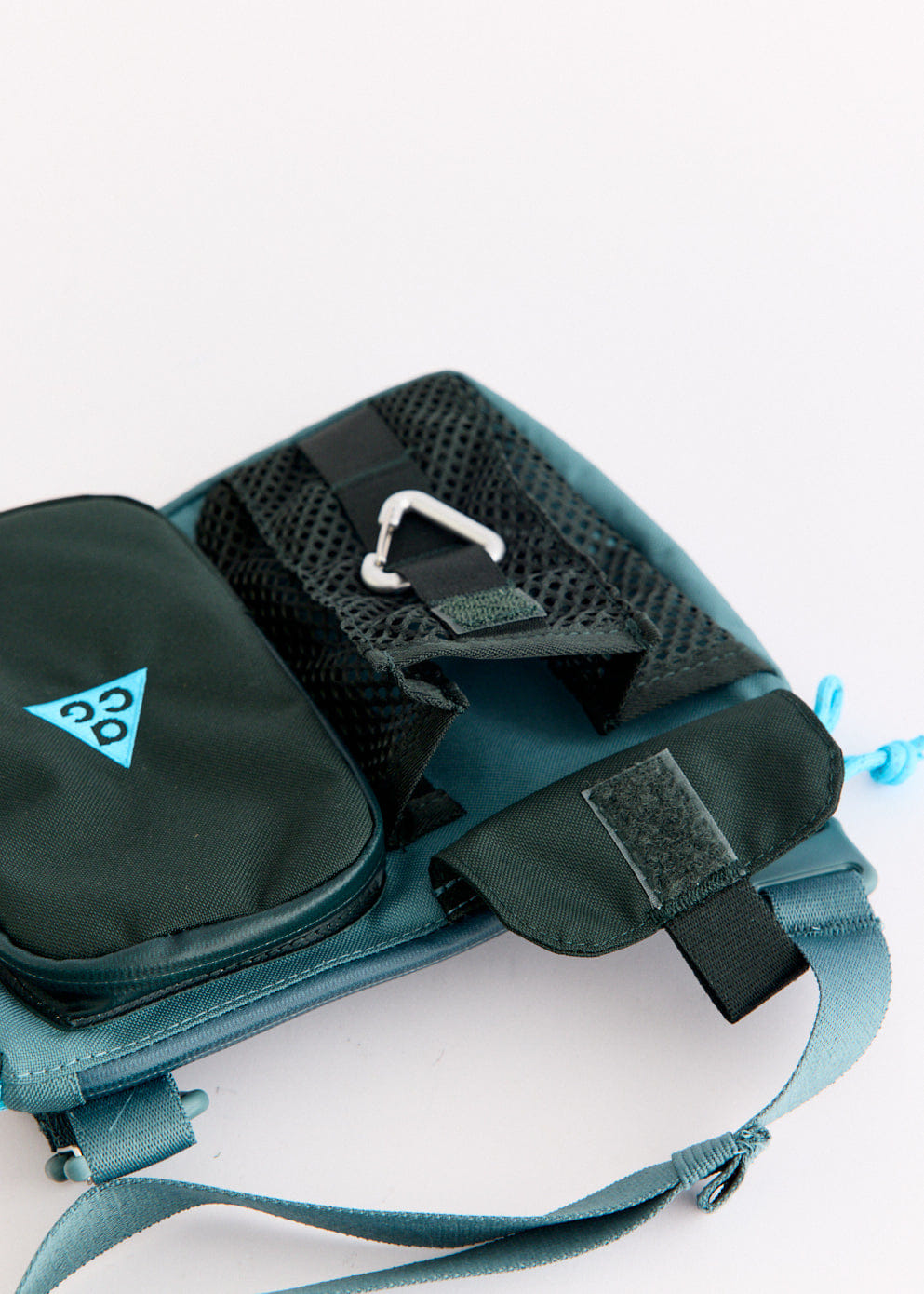 Nike ACG DAYMAX Cross - body Bag