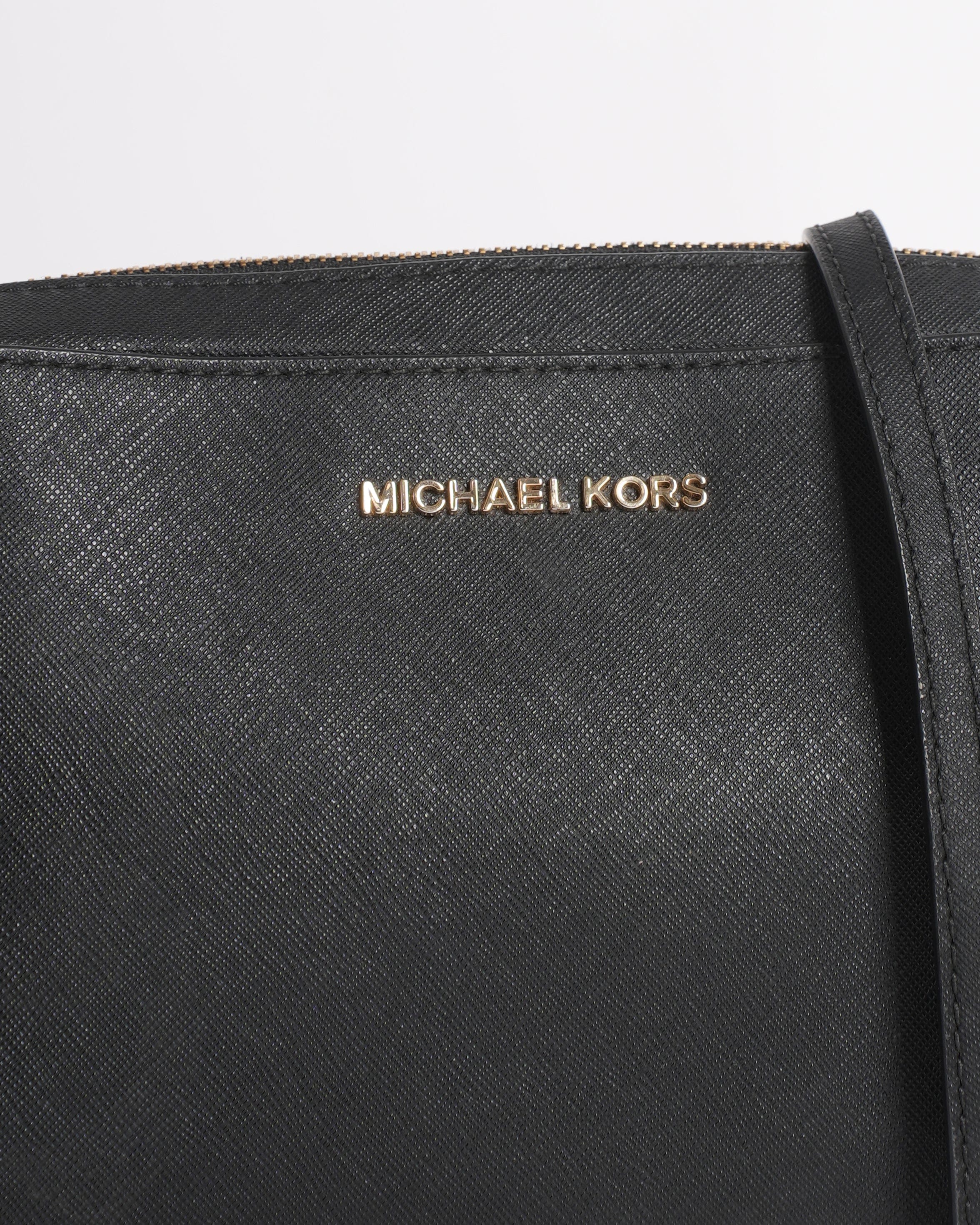 Michael Kors Solid Jet Set Crossbody in Black