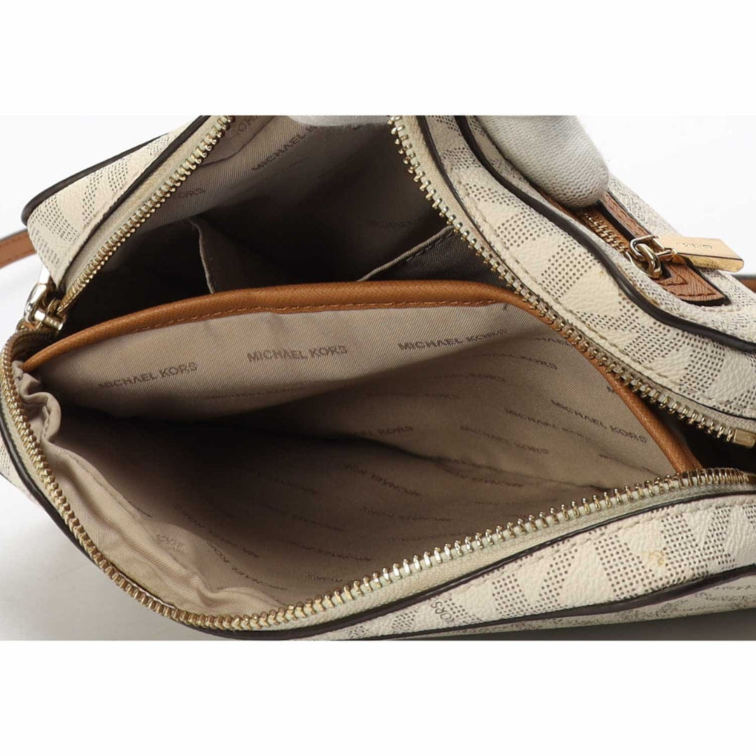 Michael Kors Vanilla Jet Set Logo Crossbody Bag