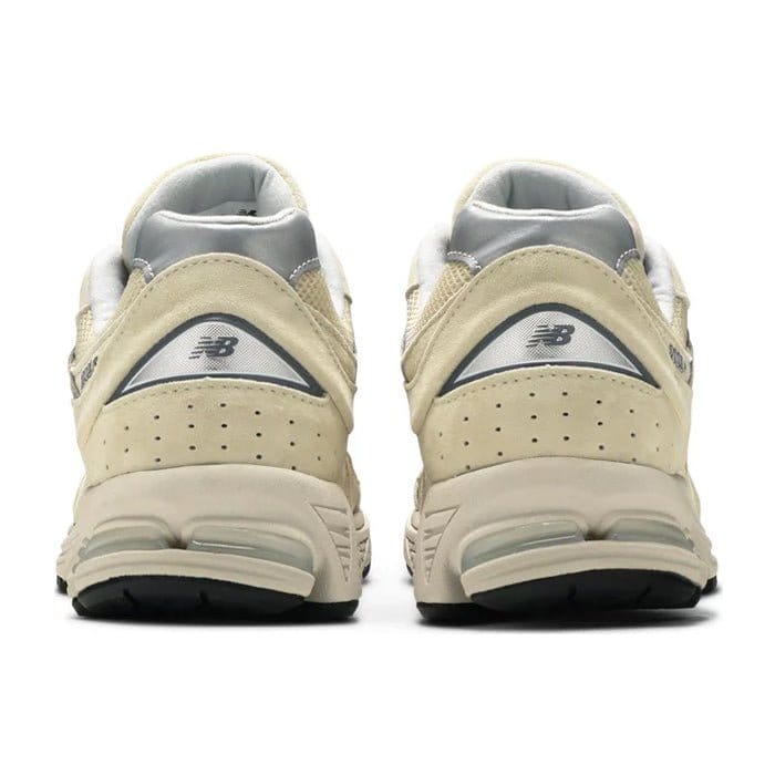 NEW BALANCE 2002R BONE