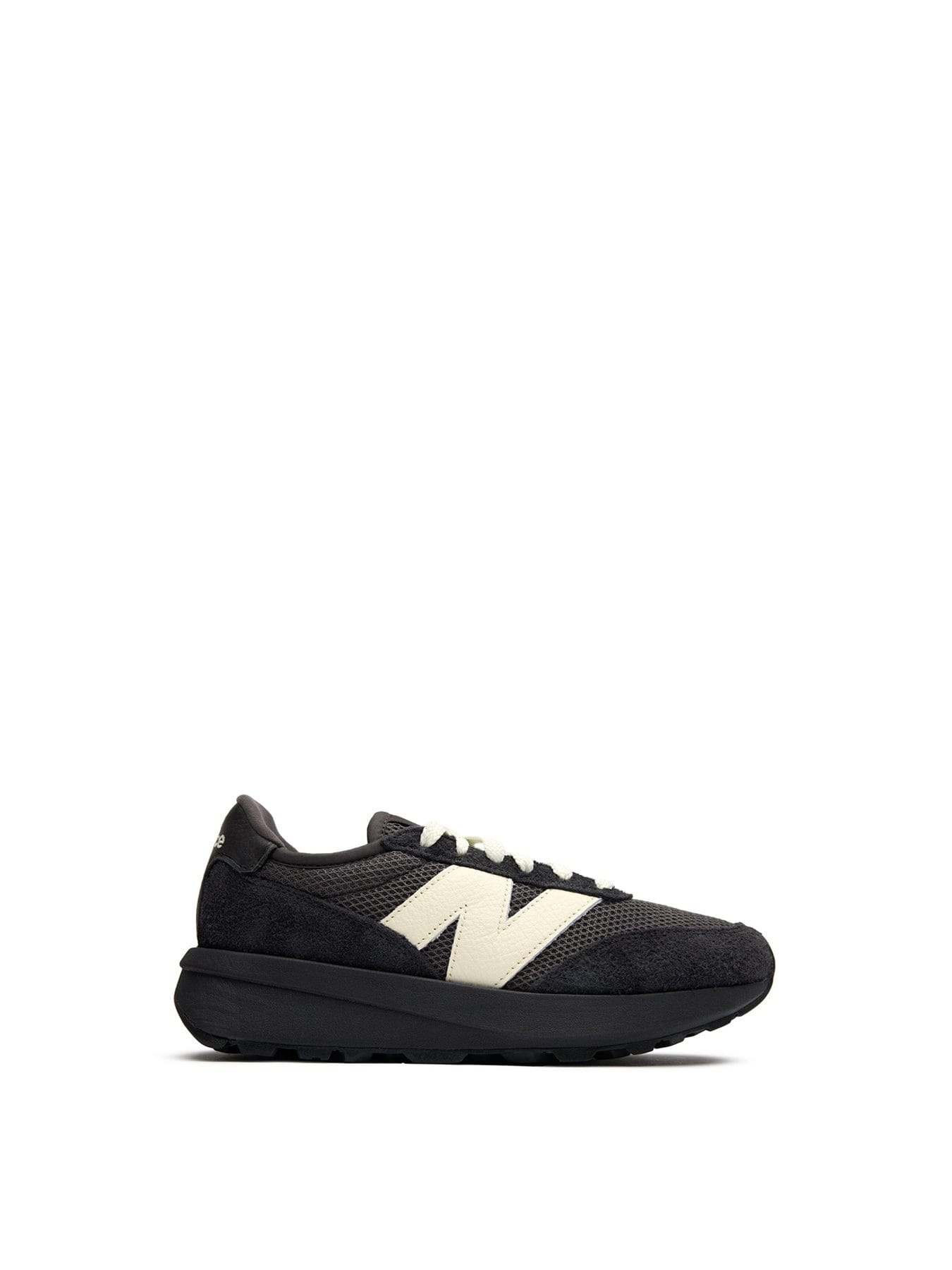 New Balance 370 Trainers Black