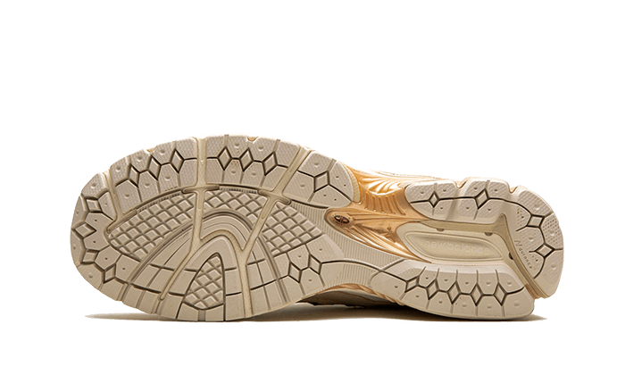 New Balance 2002R Protection Pack Sandstone Turtledove