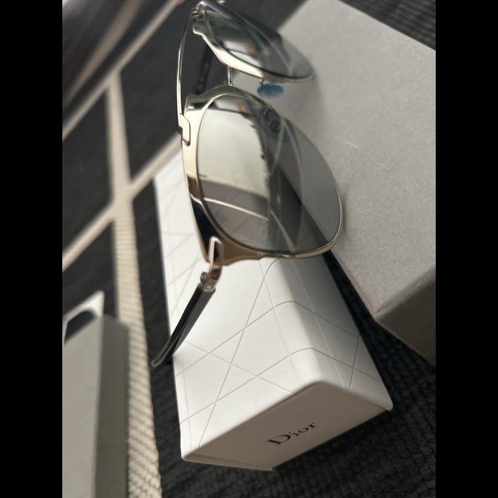 Dior Excellent - condition sunglasses