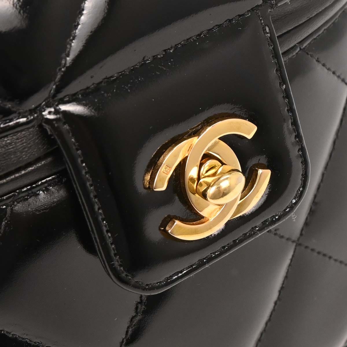 Chanel 1996 - 1997 Black Patent Leather Vanity Handbag