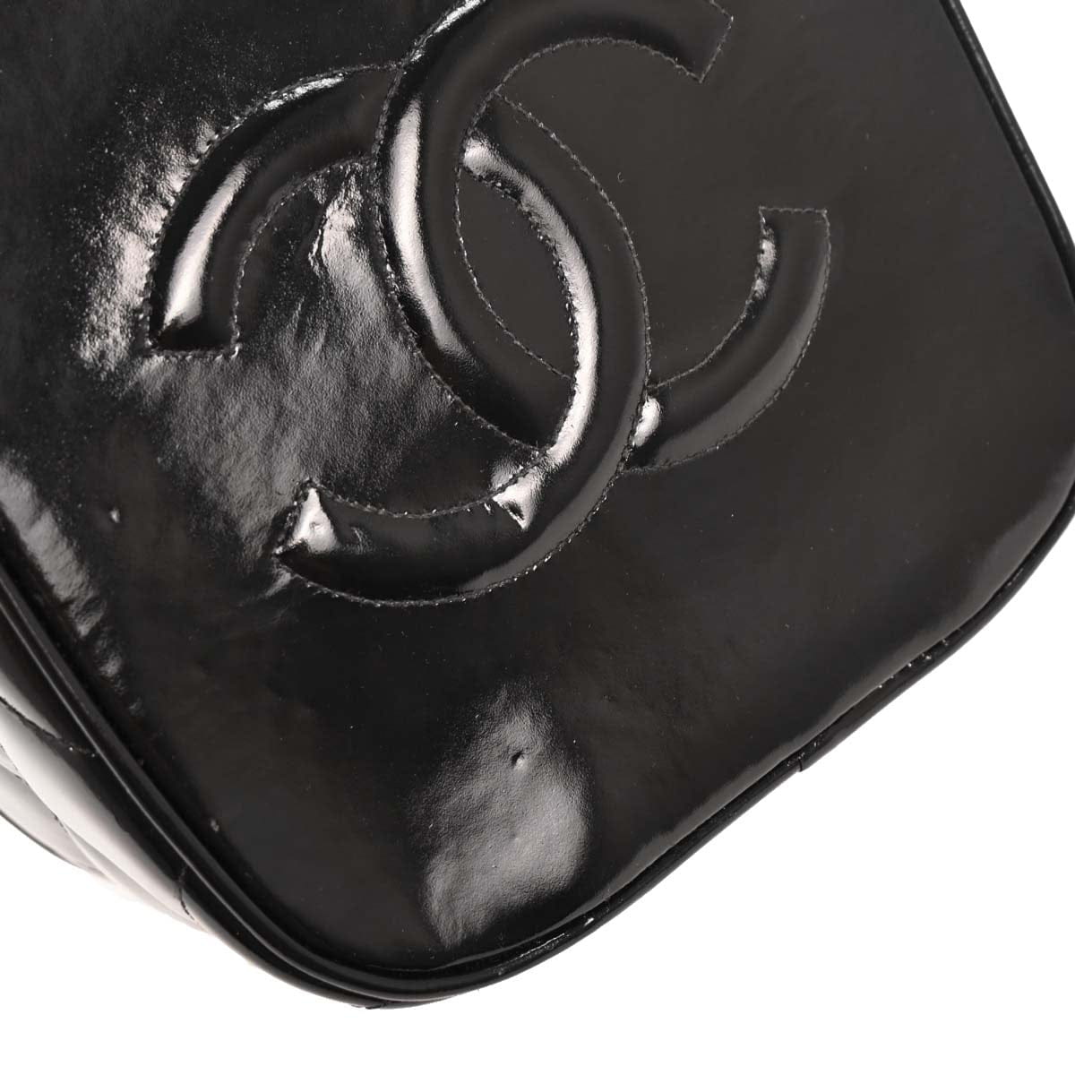 Chanel 1996 - 1997 Black Patent Leather Vanity Handbag
