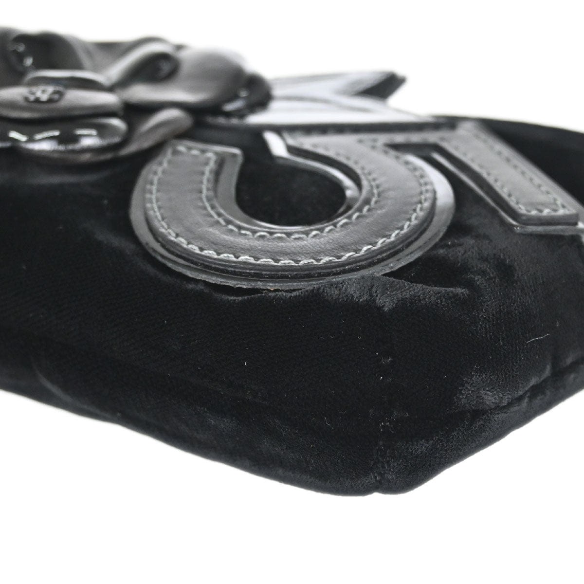 Chanel 2005 - 2006 Black Velvet Camellia No.5 CC Handbag