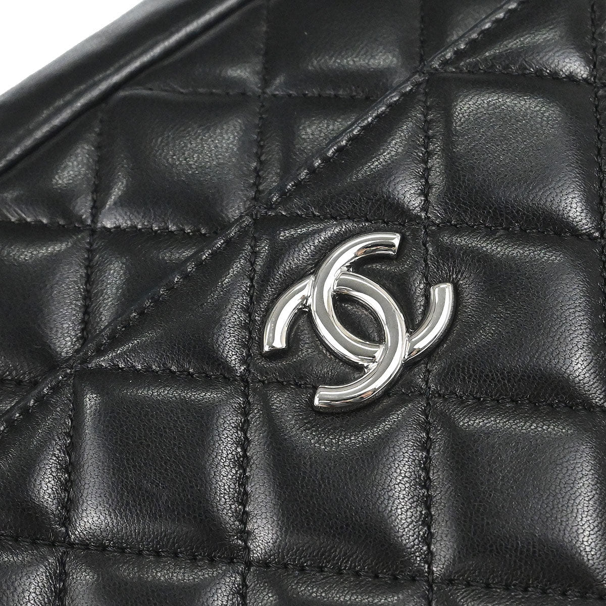 Chanel 2008 - 2009 Black Lambskin Camera Case Handbag