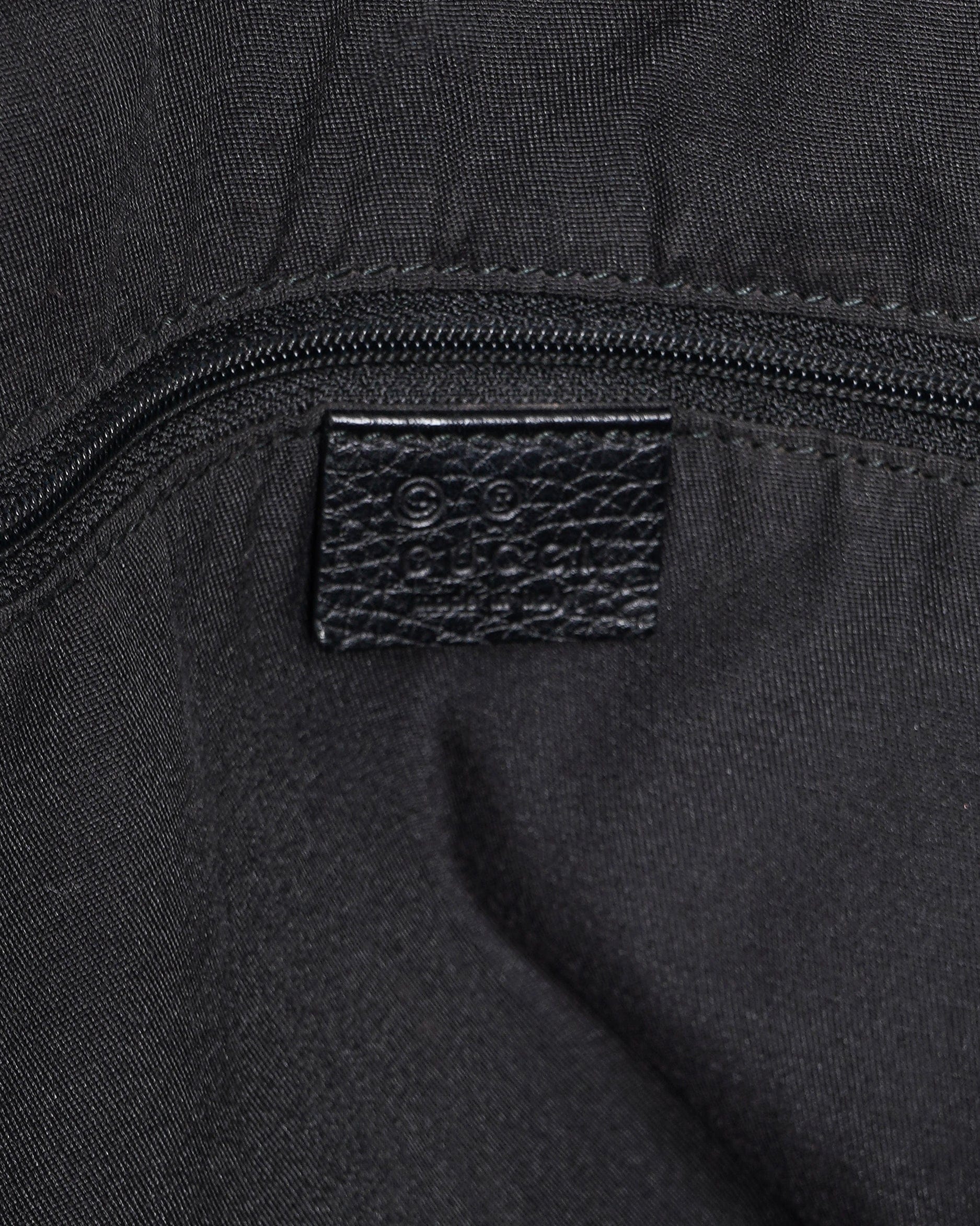 Gucci pelham gg canvas shoulder bag