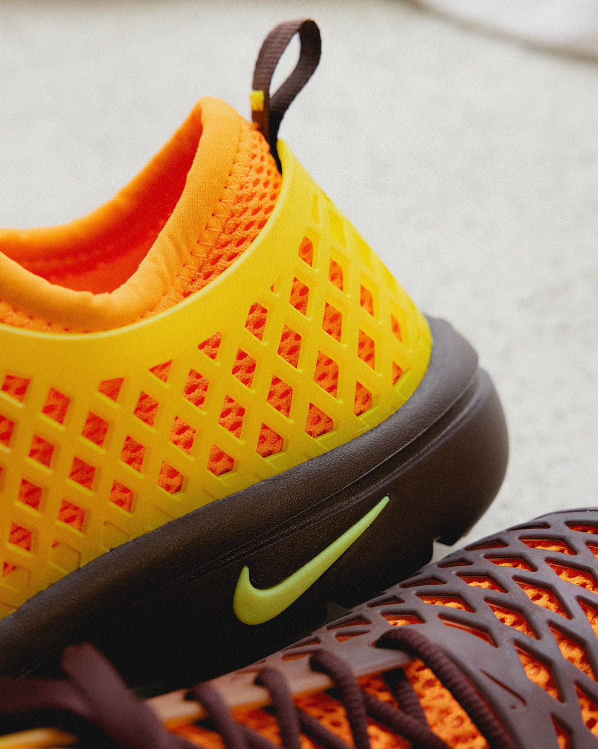 Nike Wmns Rejuven 8 OG SE