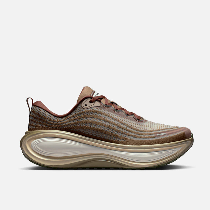 Nike VOMERO PLUS QS - OFF NOIR / PECAN