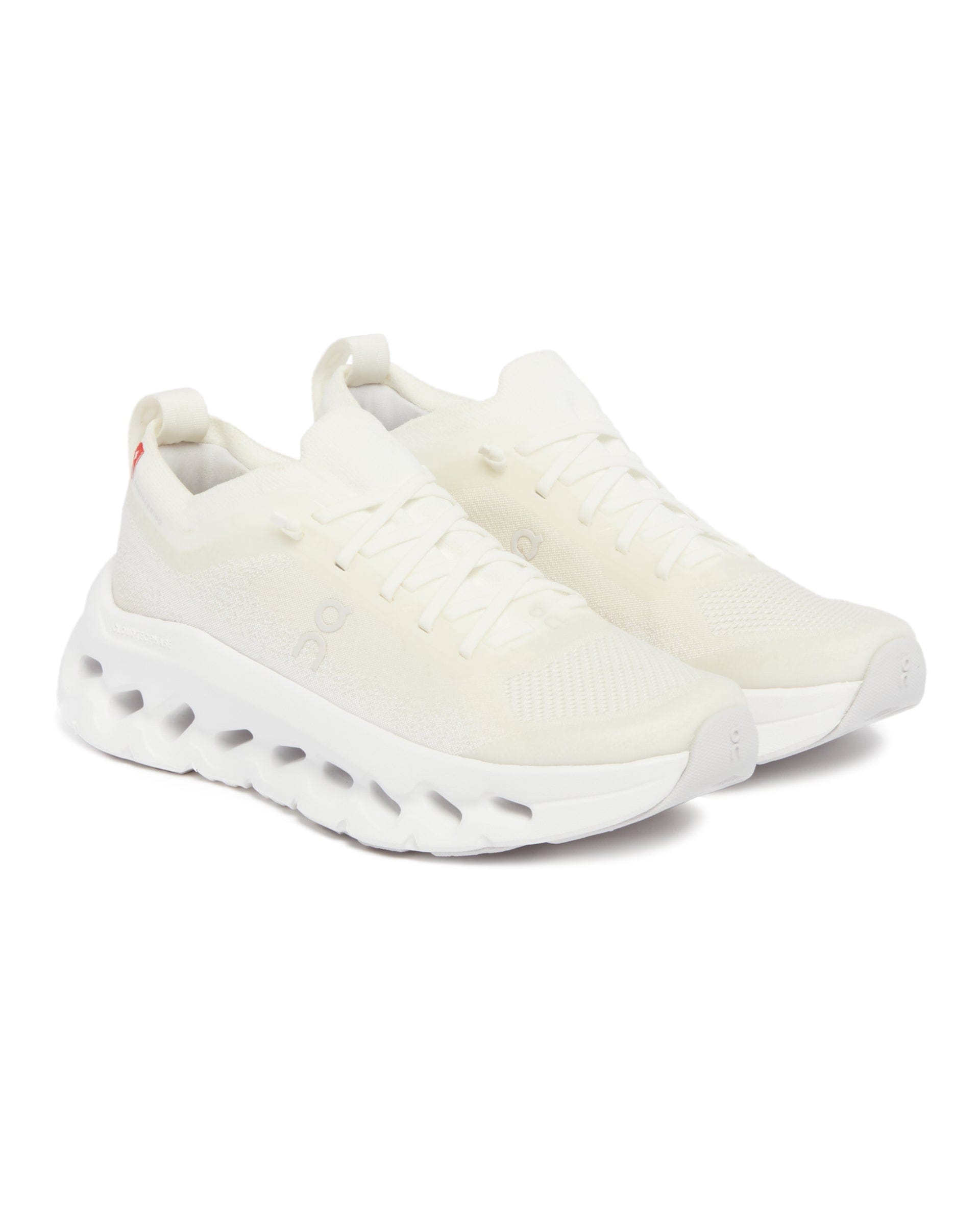 On Running Zendaya x ON Sneakers Cloudtilt Moon Bianche