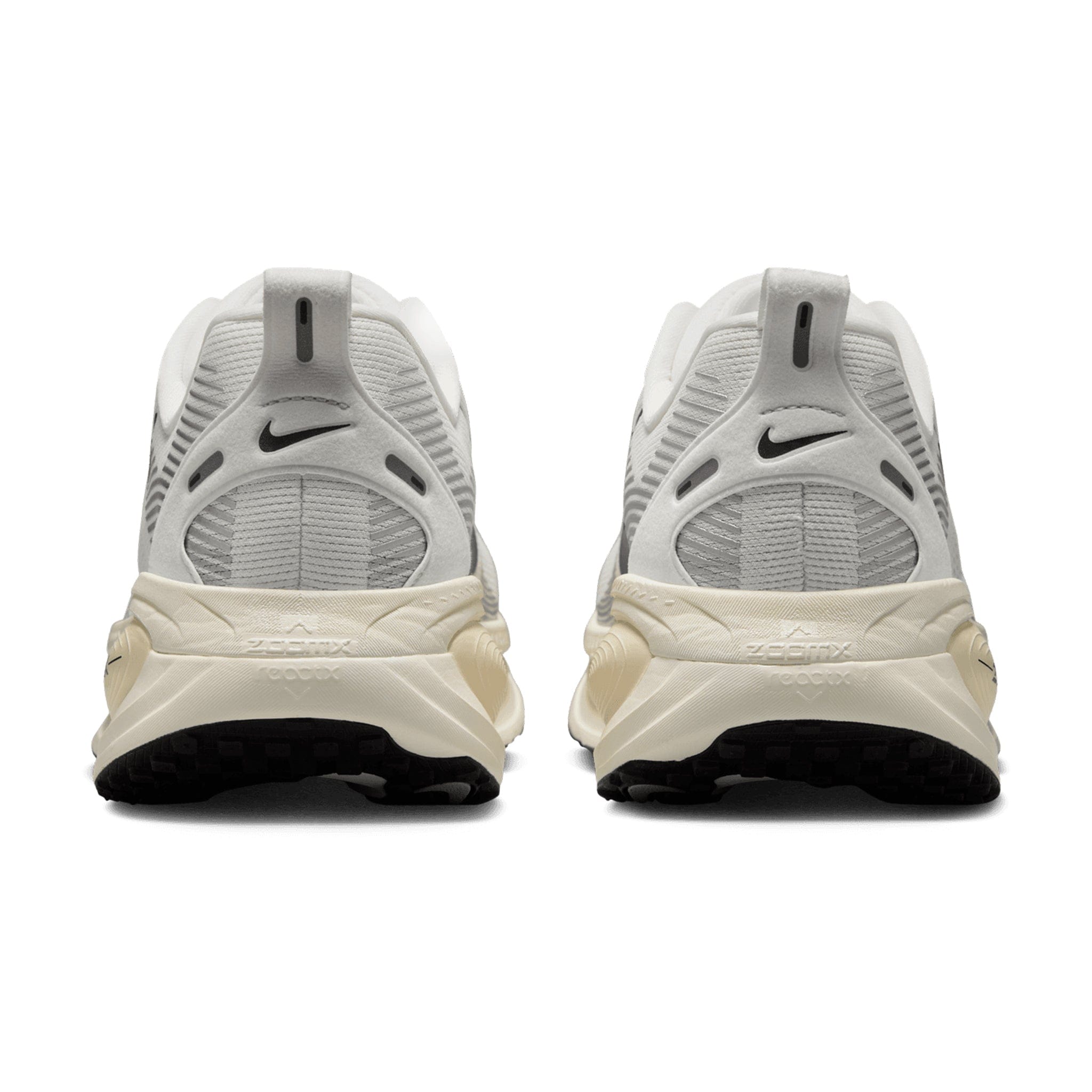 Nike Vomero 18 COCONUT MILK HM6803 - 101