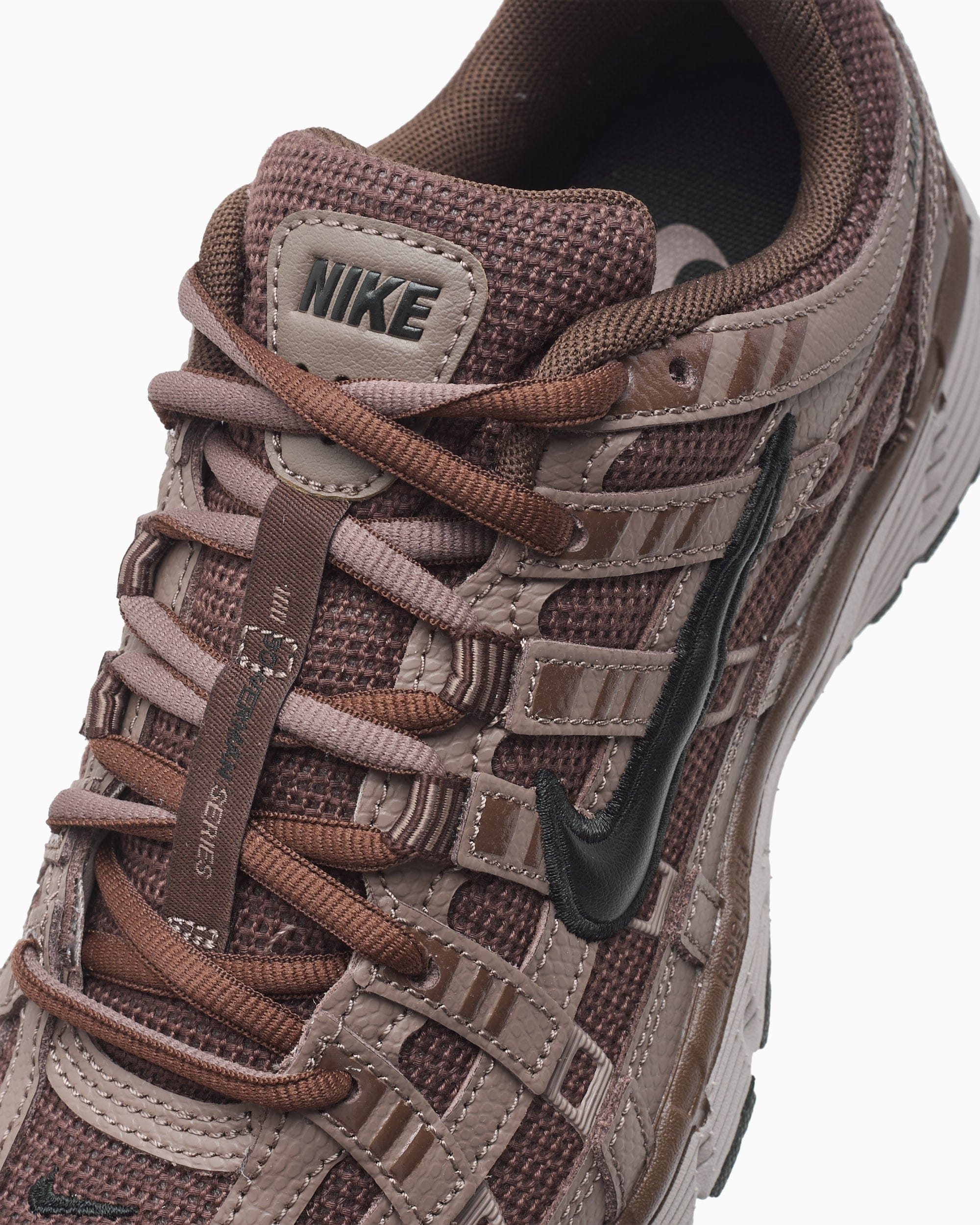 Nike P - 6000 Premium