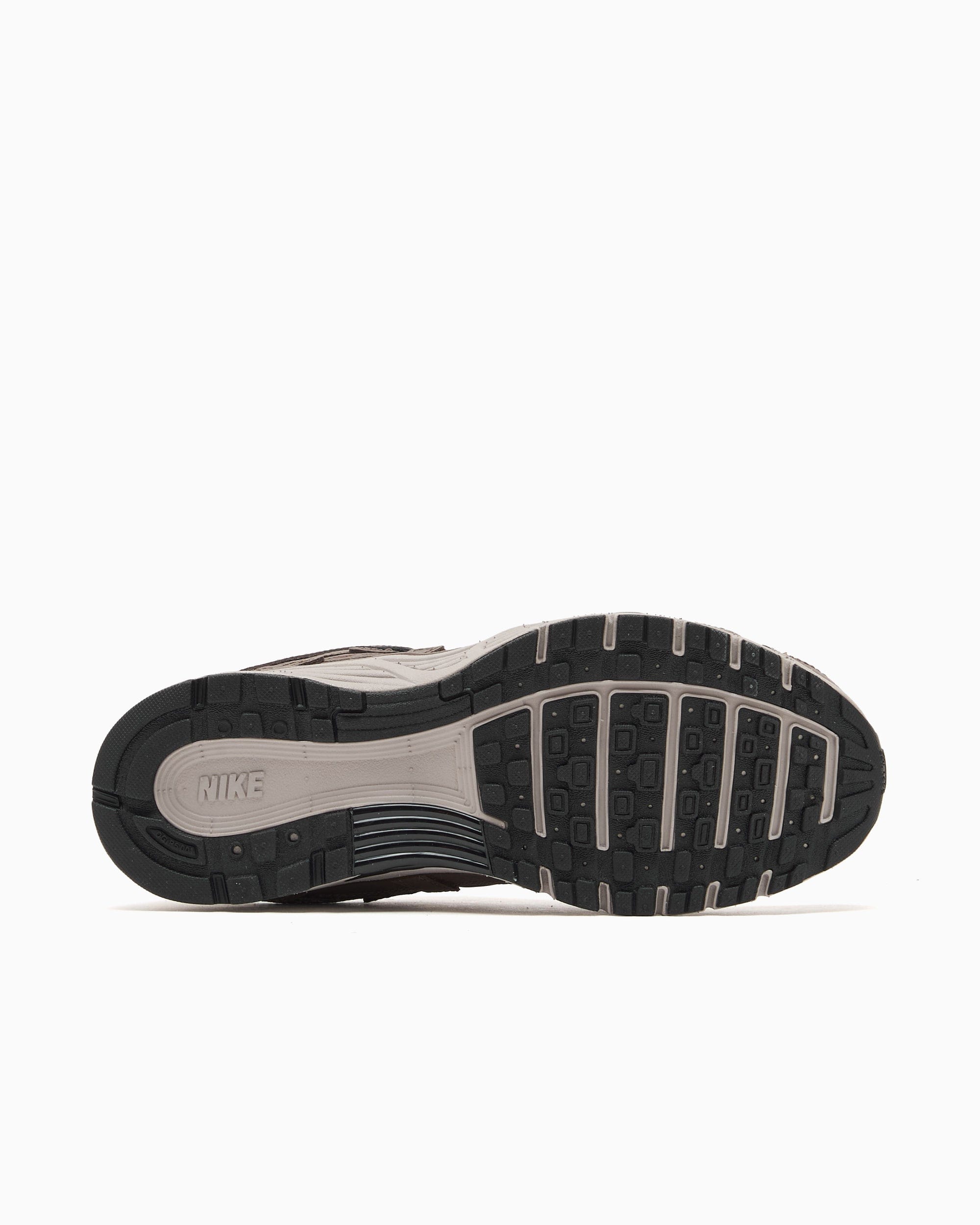Nike P - 6000 Premium