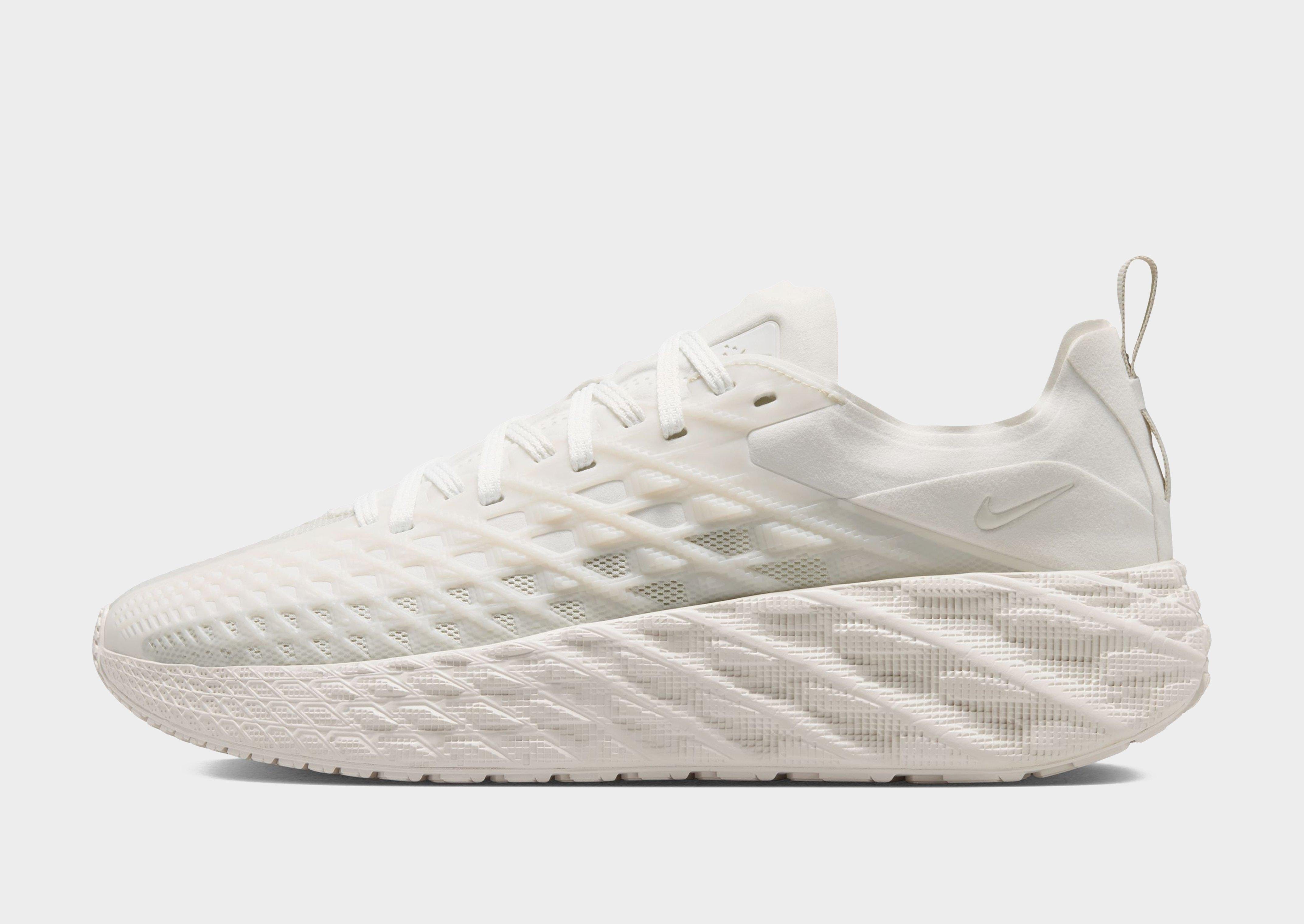 Nike Ava Edge
