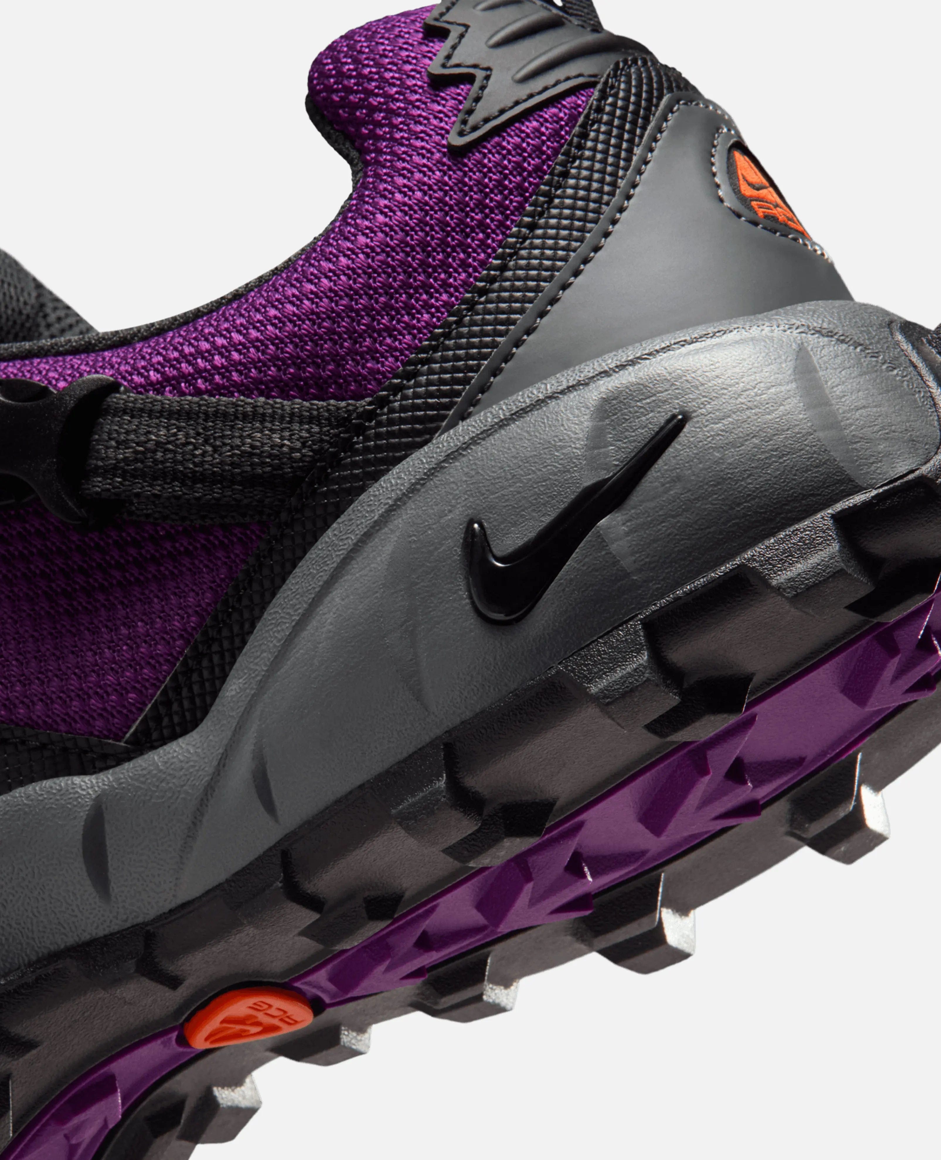 Nike ACG Phassad (BOLD BERRY/PHOTON DUST - BLACK - ANTHRACITE)