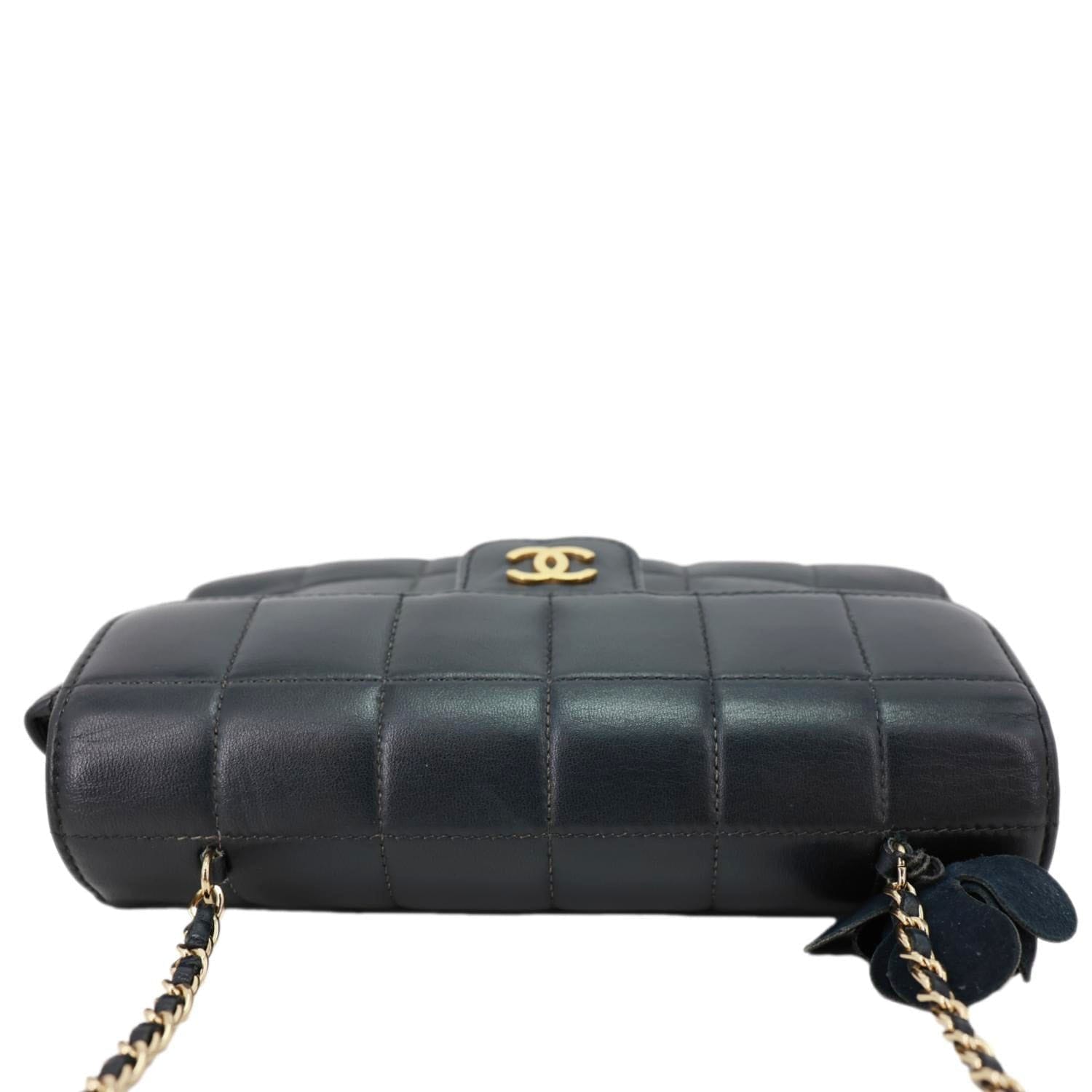CHANEL Camellia Chocolate Bar Flap Mini Quilted Lambskin Leather Crossbody Bag Black