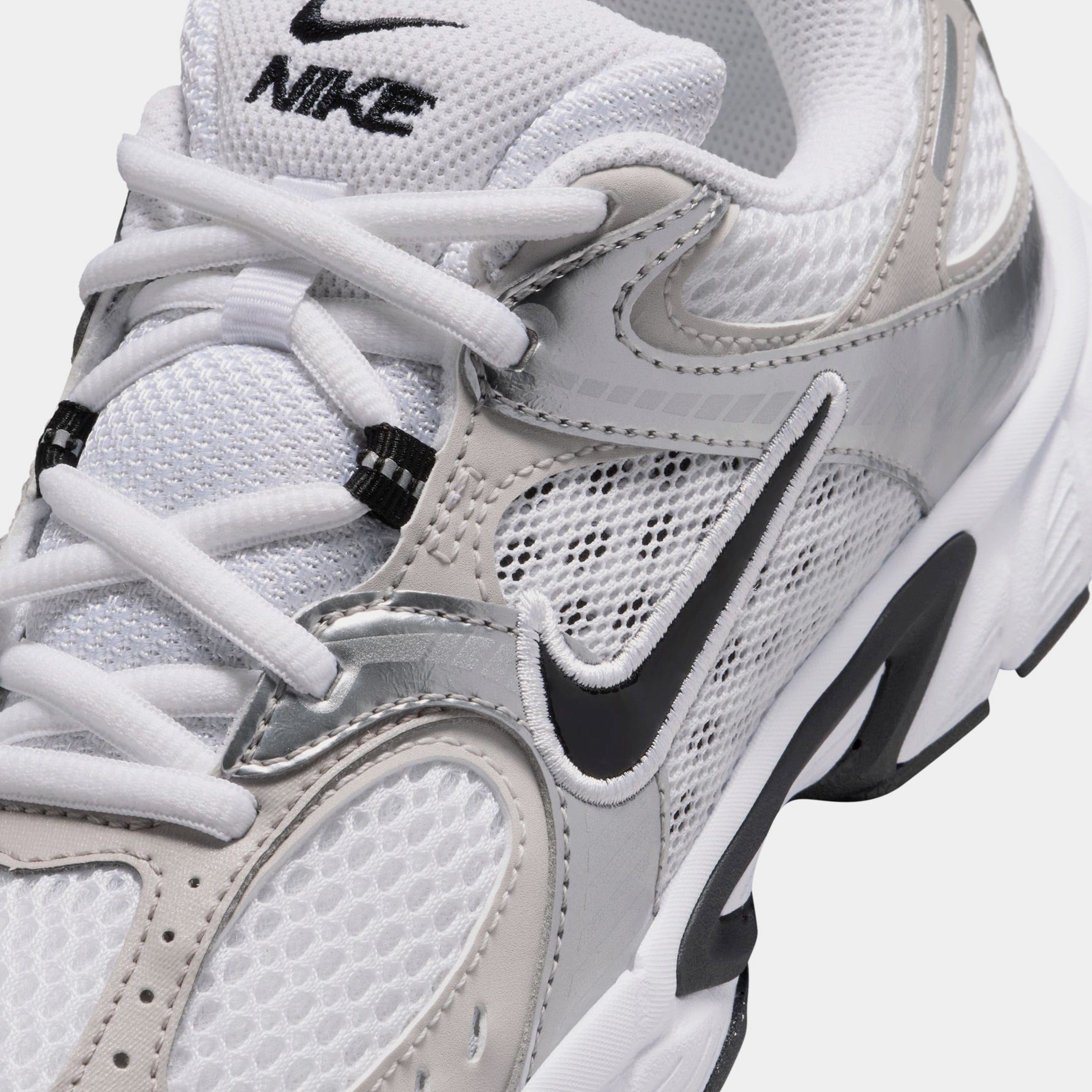 Nike V5 RNR Grade School Lifestyle Shoes (White/Vast Grey/Photon Dust/Black)
