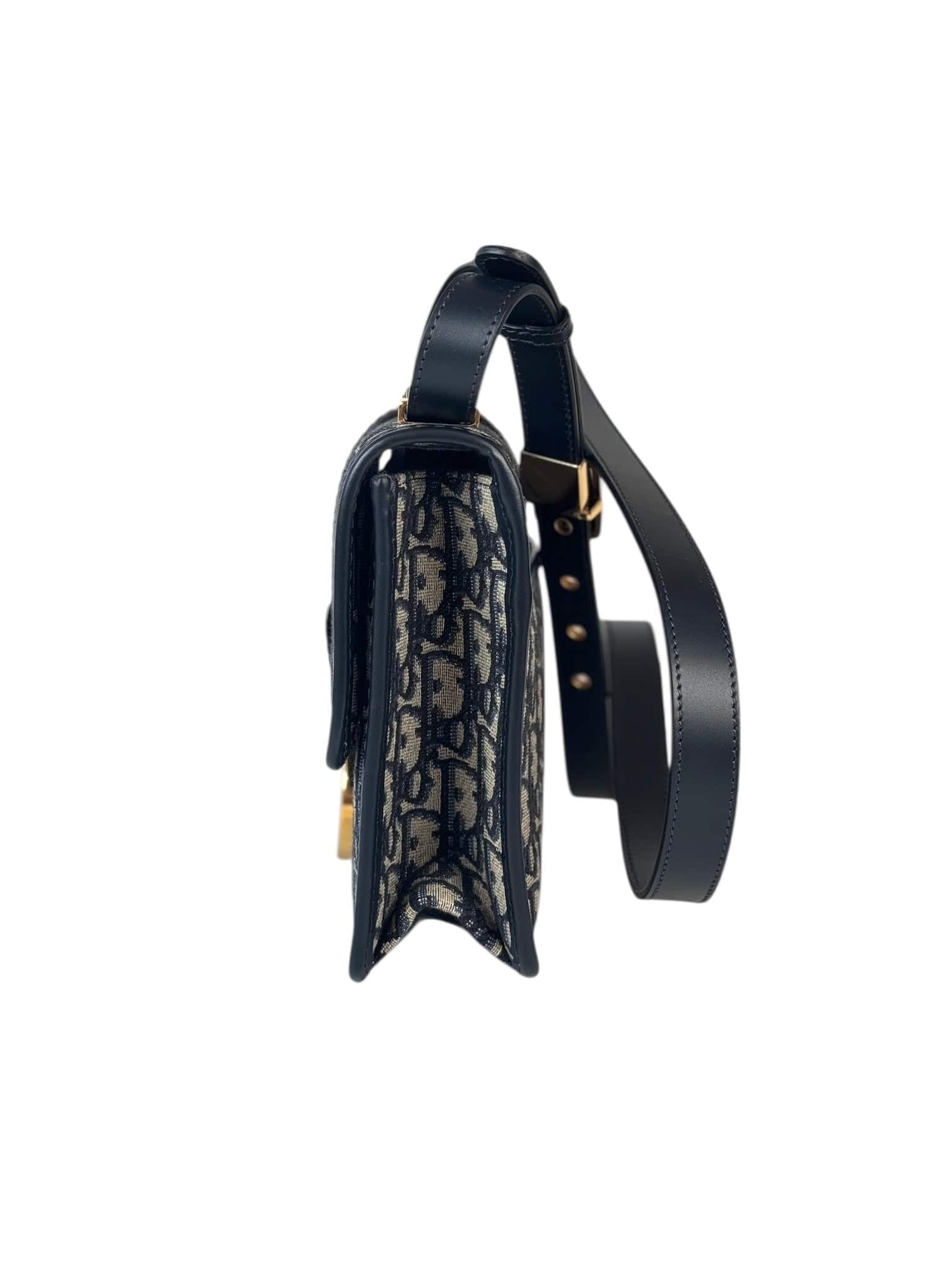 Dior 30 Montaigne Classic 24 cm Bag