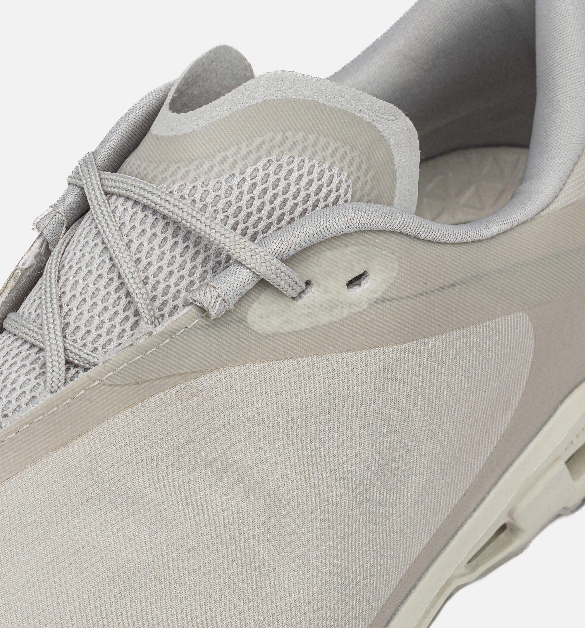 On Running Cloudventure Peak Mens Lifestyle Shoe - Ice/Moon