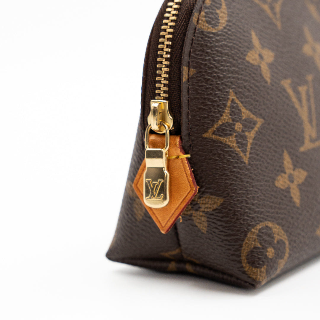 Louis Vuitton Cosmetic Pouch in Monogram Canvas