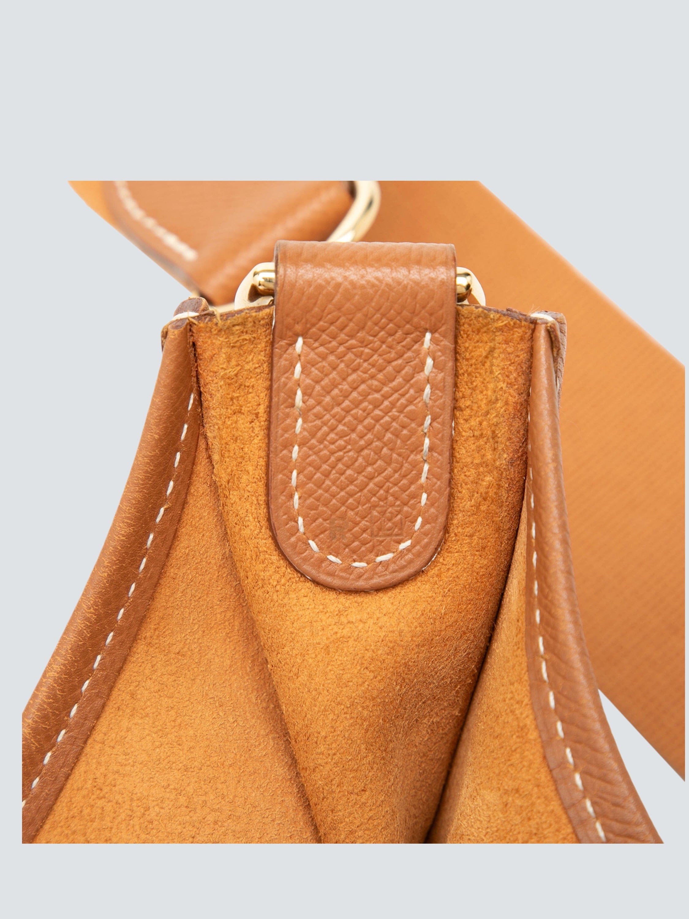 Hermès Tan Clemence Leather Evelyne 33 Crossbody