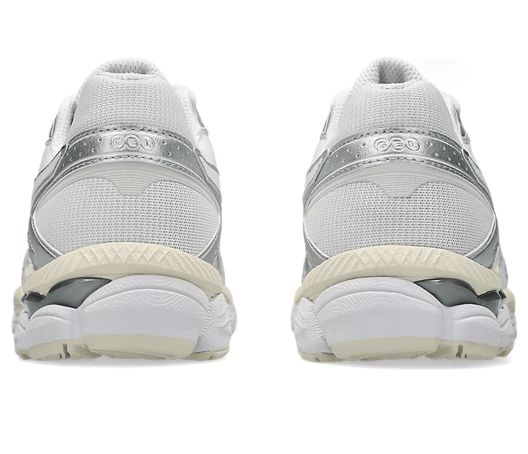 ASICS Women’s Asics Gel Cumulus 16 (White/Silver)