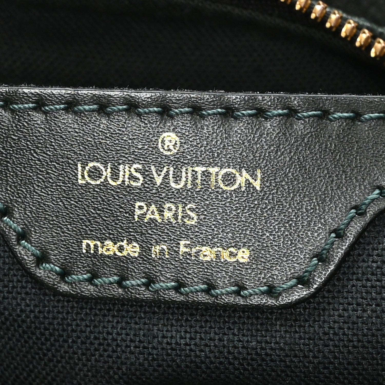 Louis Vuitton Taiga Reporter Messenger Epicea