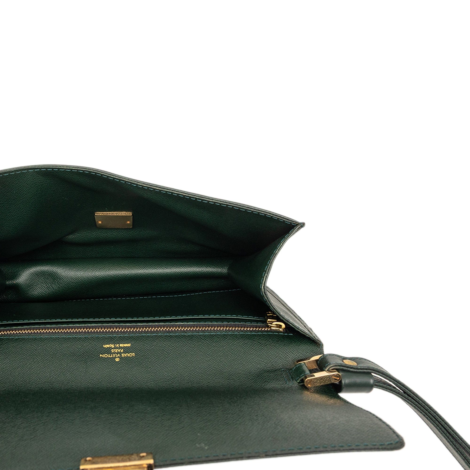 Louis Vuitton Taiga Selenga