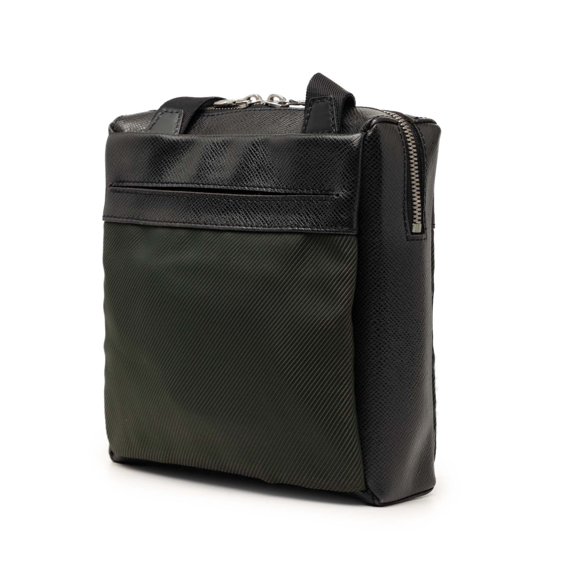 Louis Vuitton Taiga Sayan